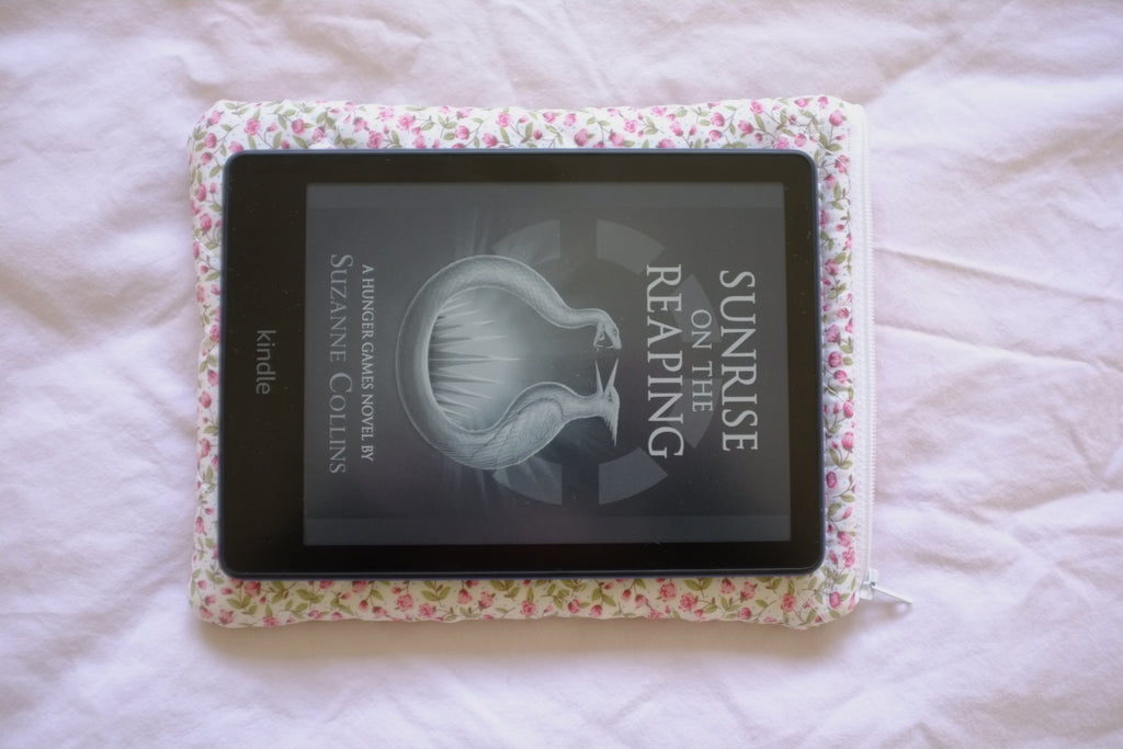 Kindle sleeve pink rose buds