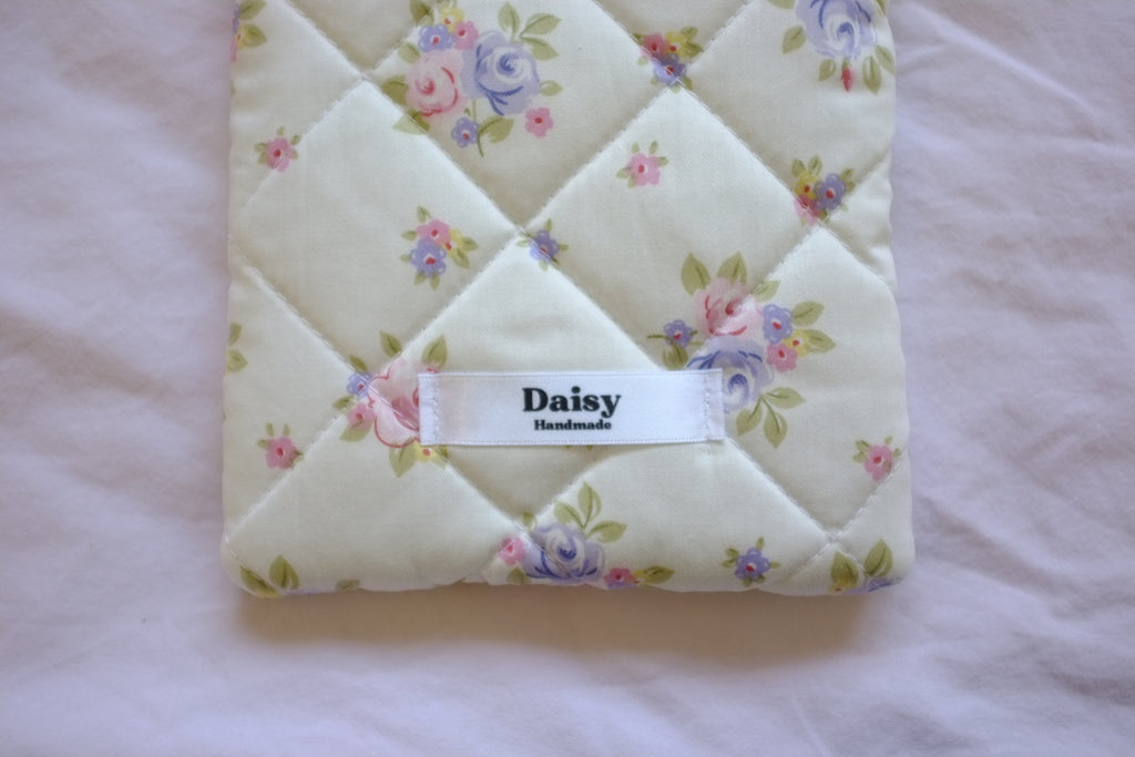 Quilted Kindle sleeve white pink purple rose