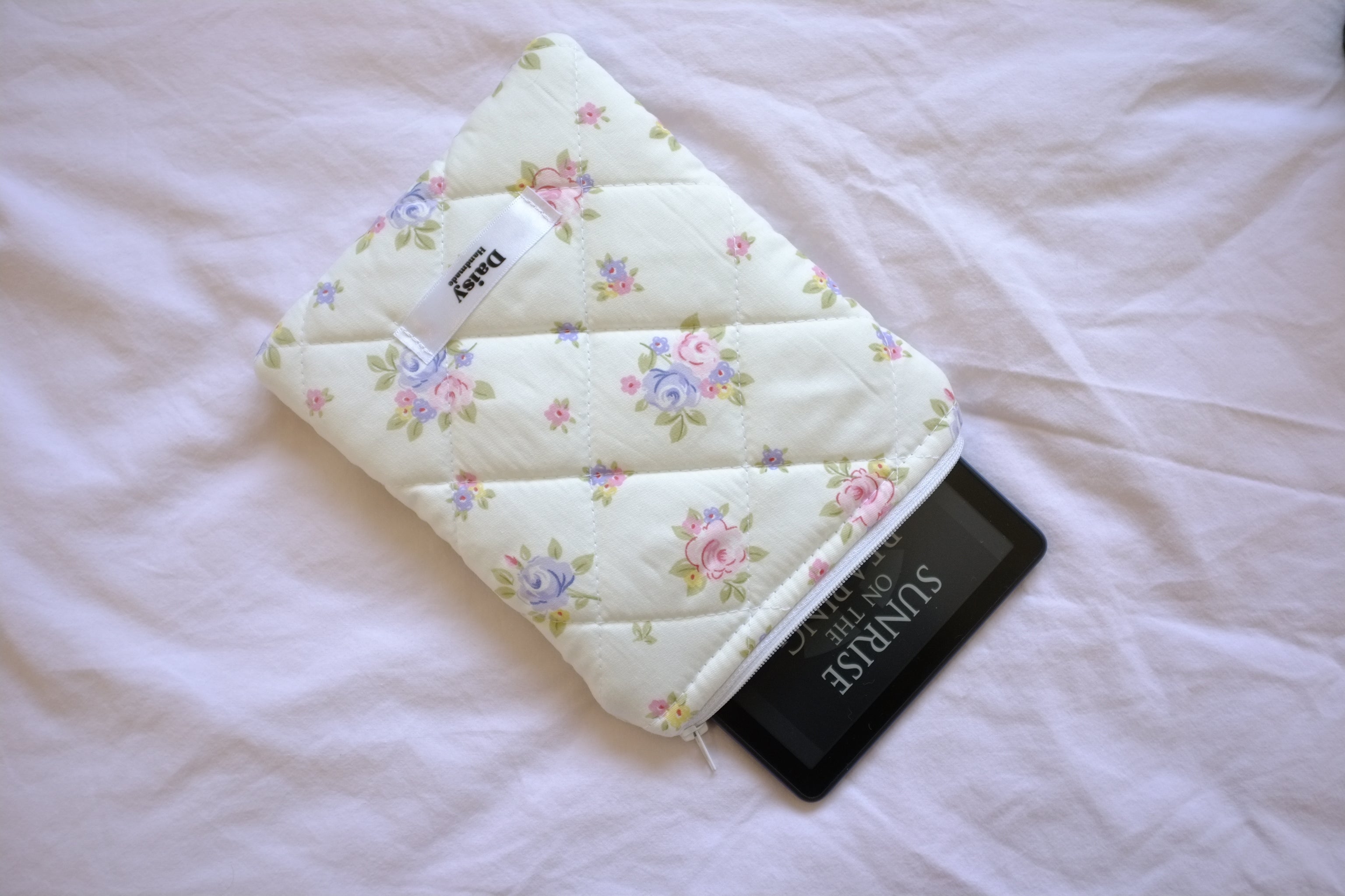 Quilted Kindle sleeve white pink purple rose
