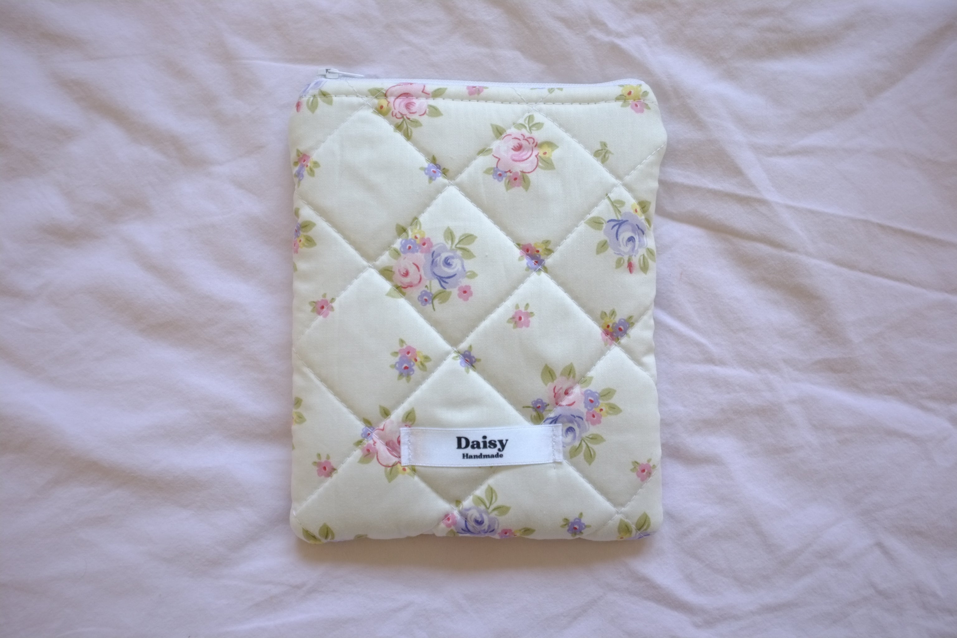 Quilted Kindle sleeve white pink purple rose