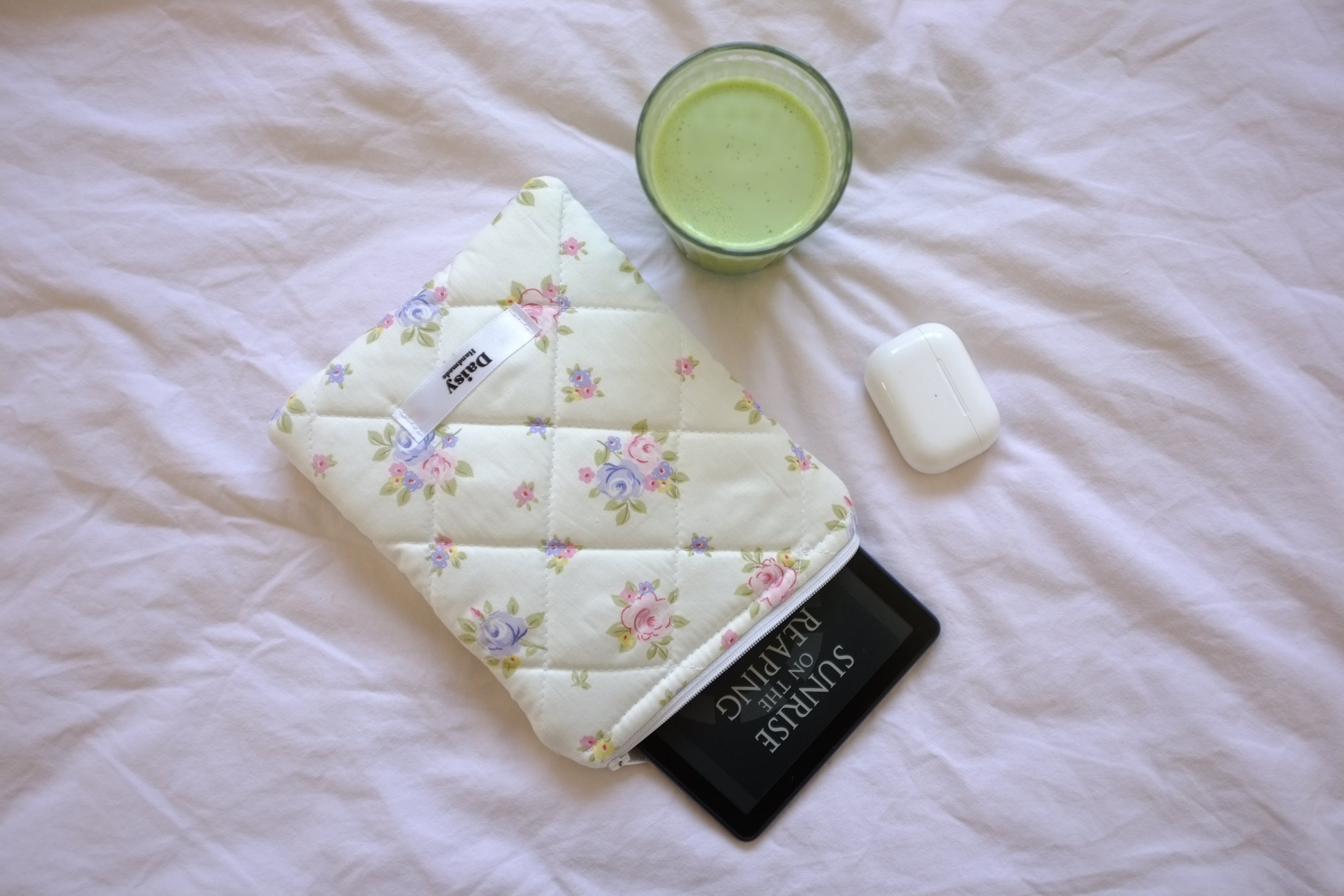 Quilted Kindle sleeve white pink purple rose