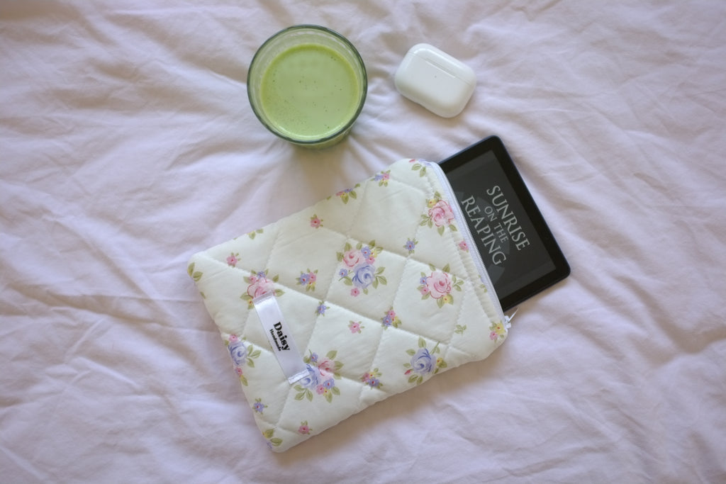 Quilted Kindle sleeve white pink purple rose