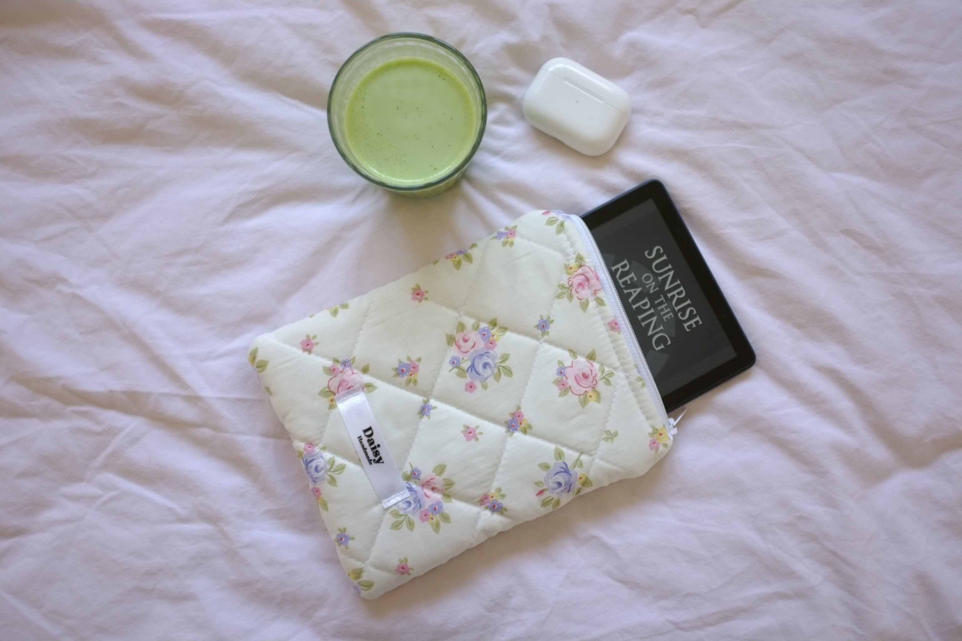 Quilted Kindle sleeve white pink purple rose