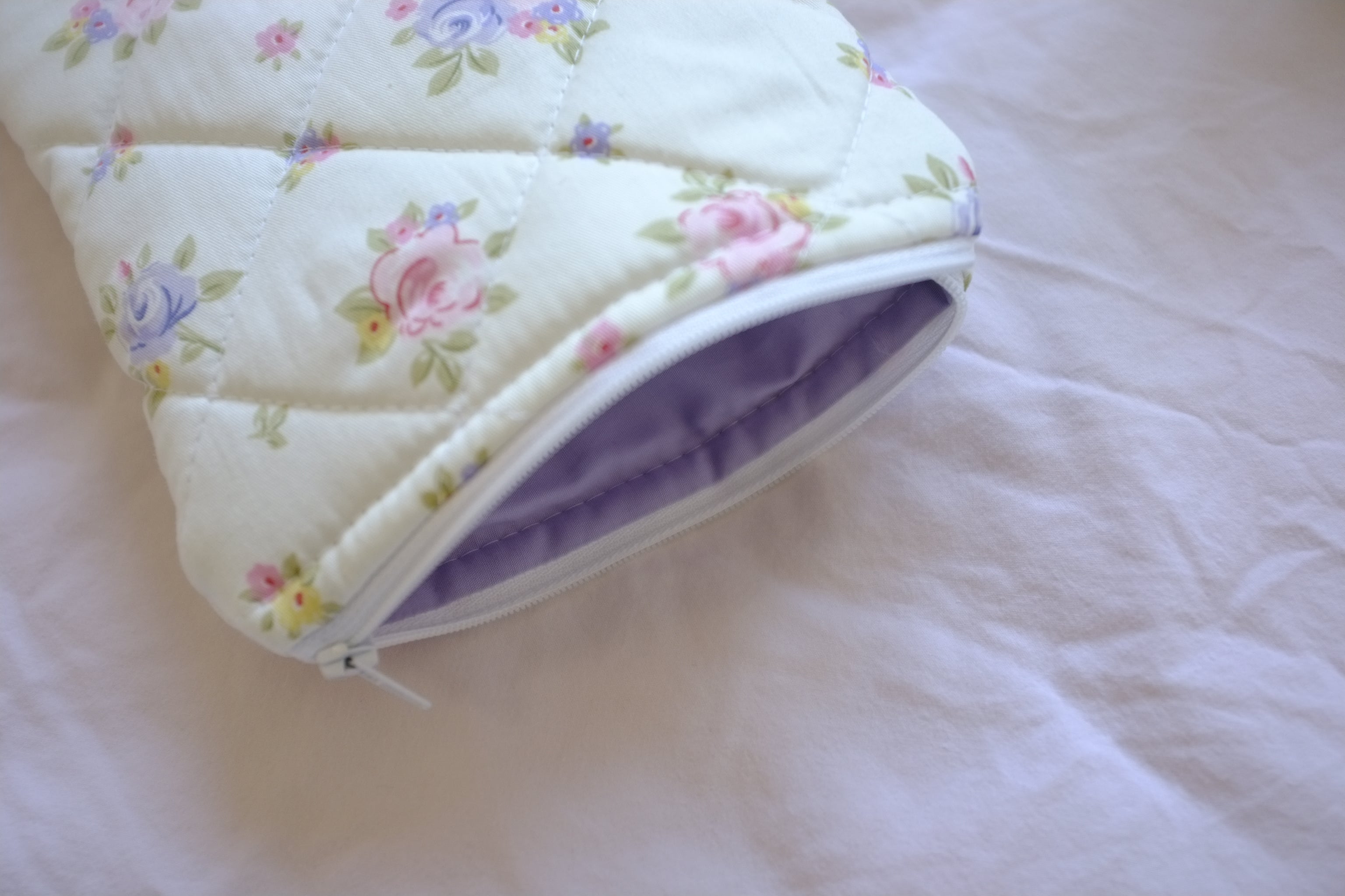 Quilted Kindle sleeve white pink purple rose
