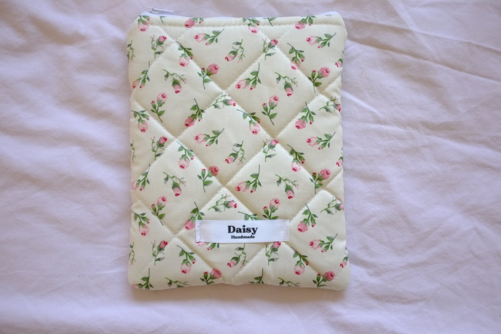 Kindle sleeve ivory rose buds