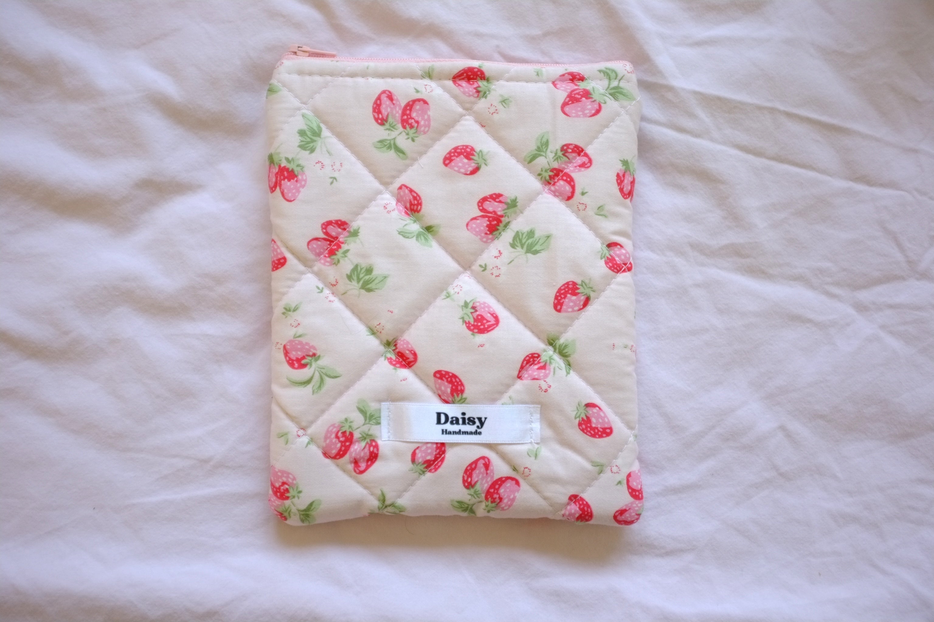 Quilted Kindle sleeve pink summer strawberry