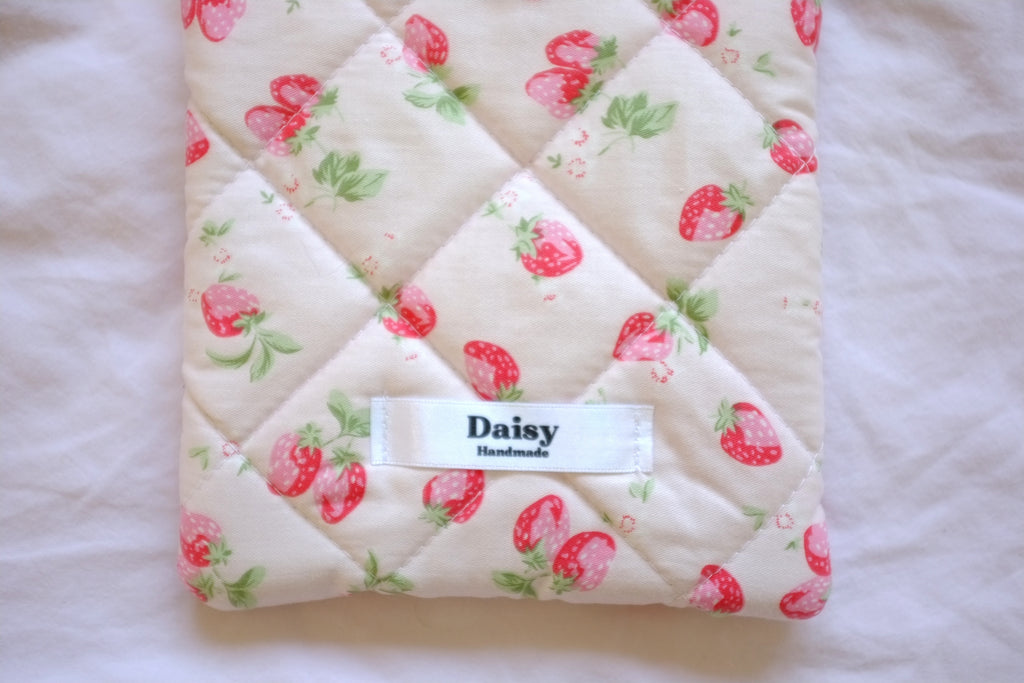 Quilted Kindle sleeve pink summer strawberry