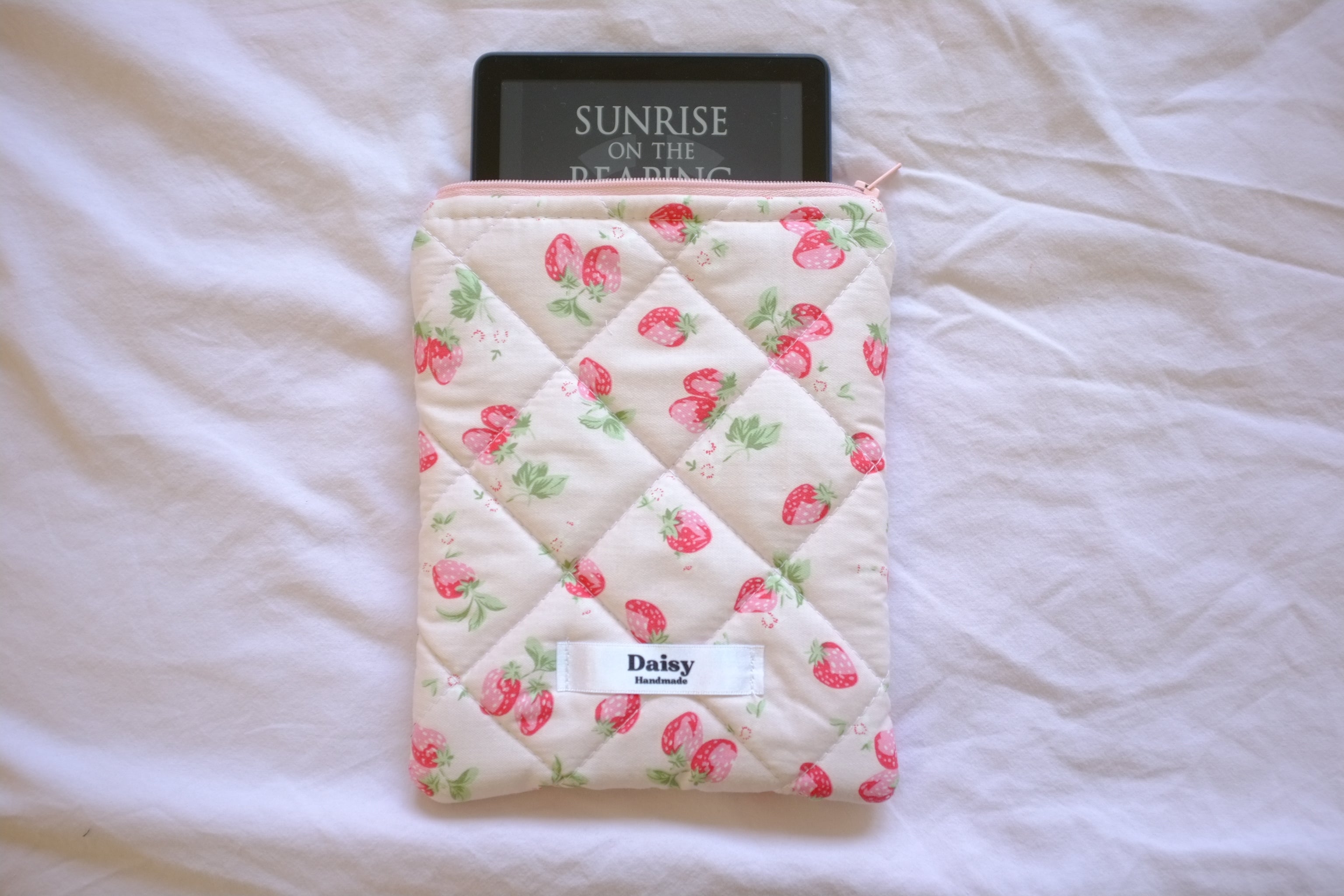 Quilted Kindle sleeve pink summer strawberry