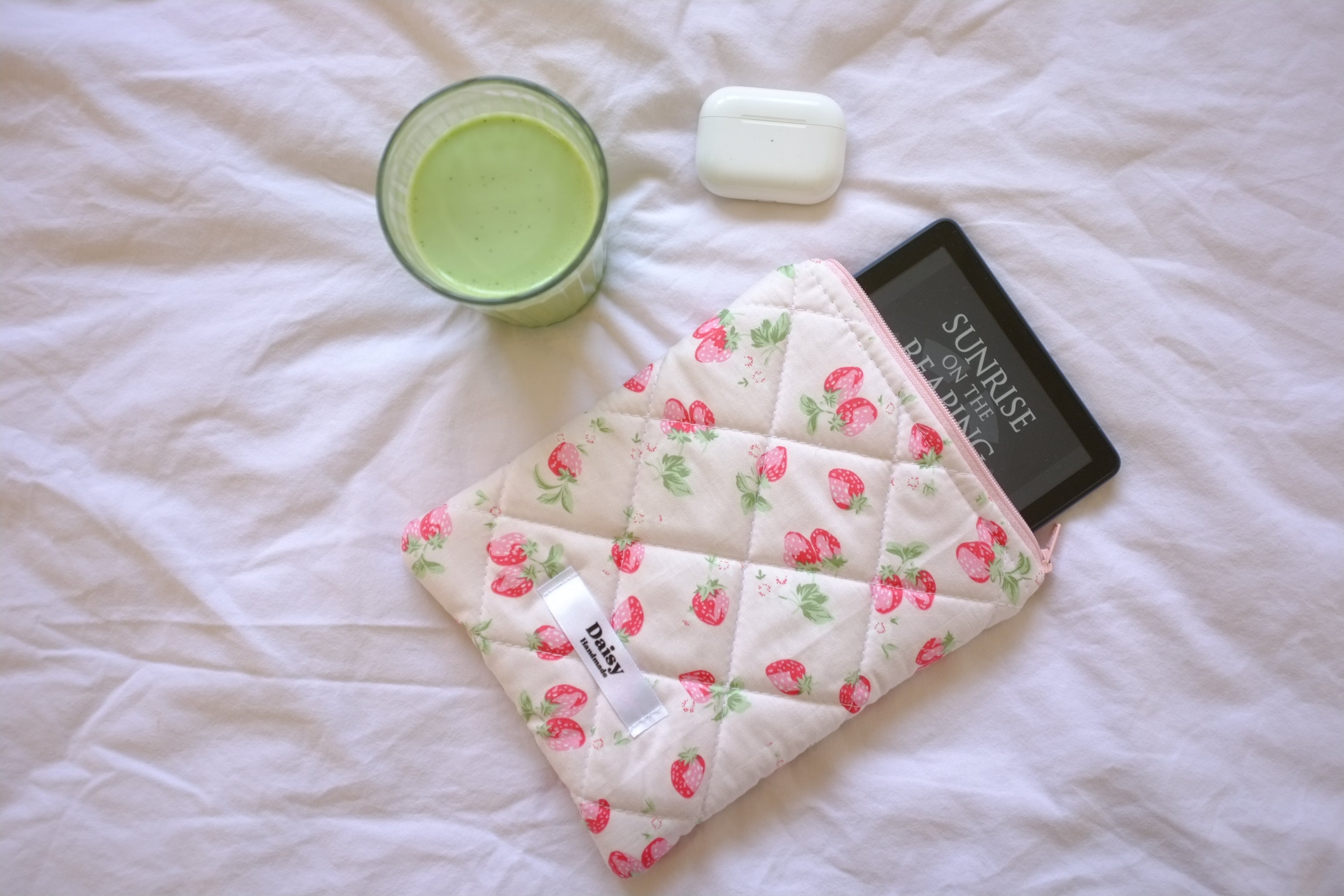 Quilted Kindle sleeve pink summer strawberry