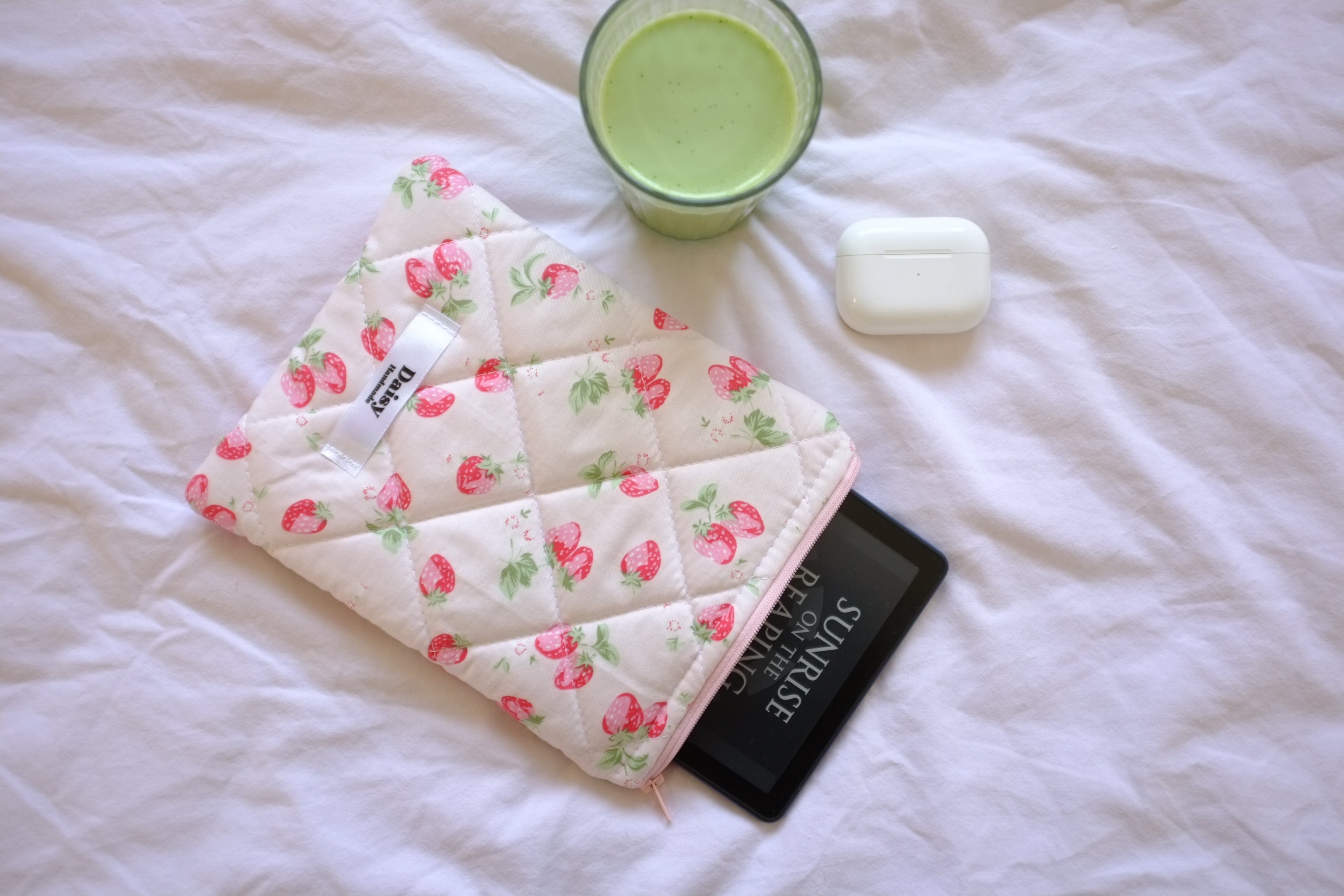Quilted Kindle sleeve pink summer strawberry