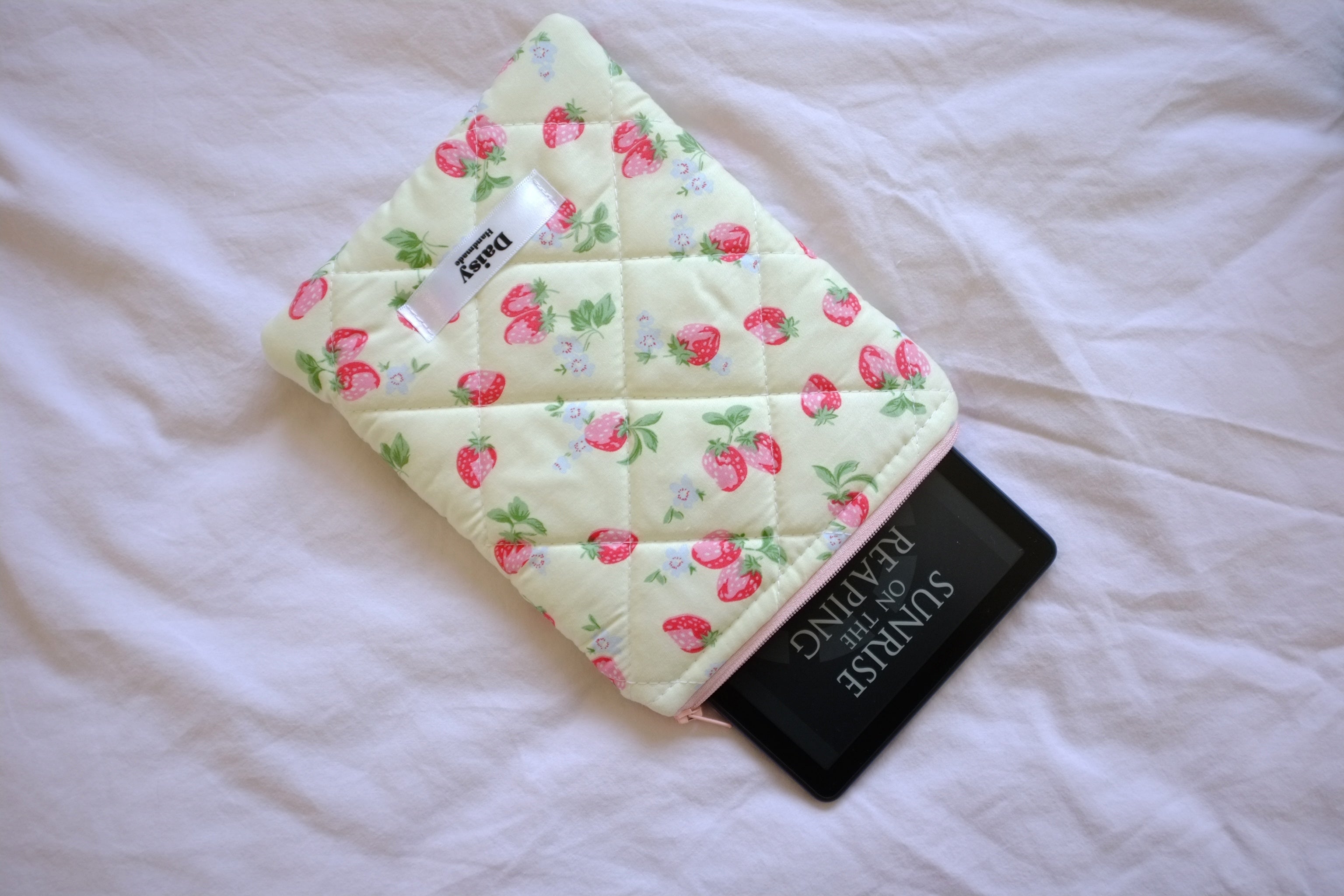 Quilted Kindle sleeve yellow summer strawberry