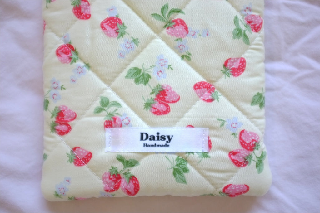 Quilted Kindle sleeve yellow summer strawberry