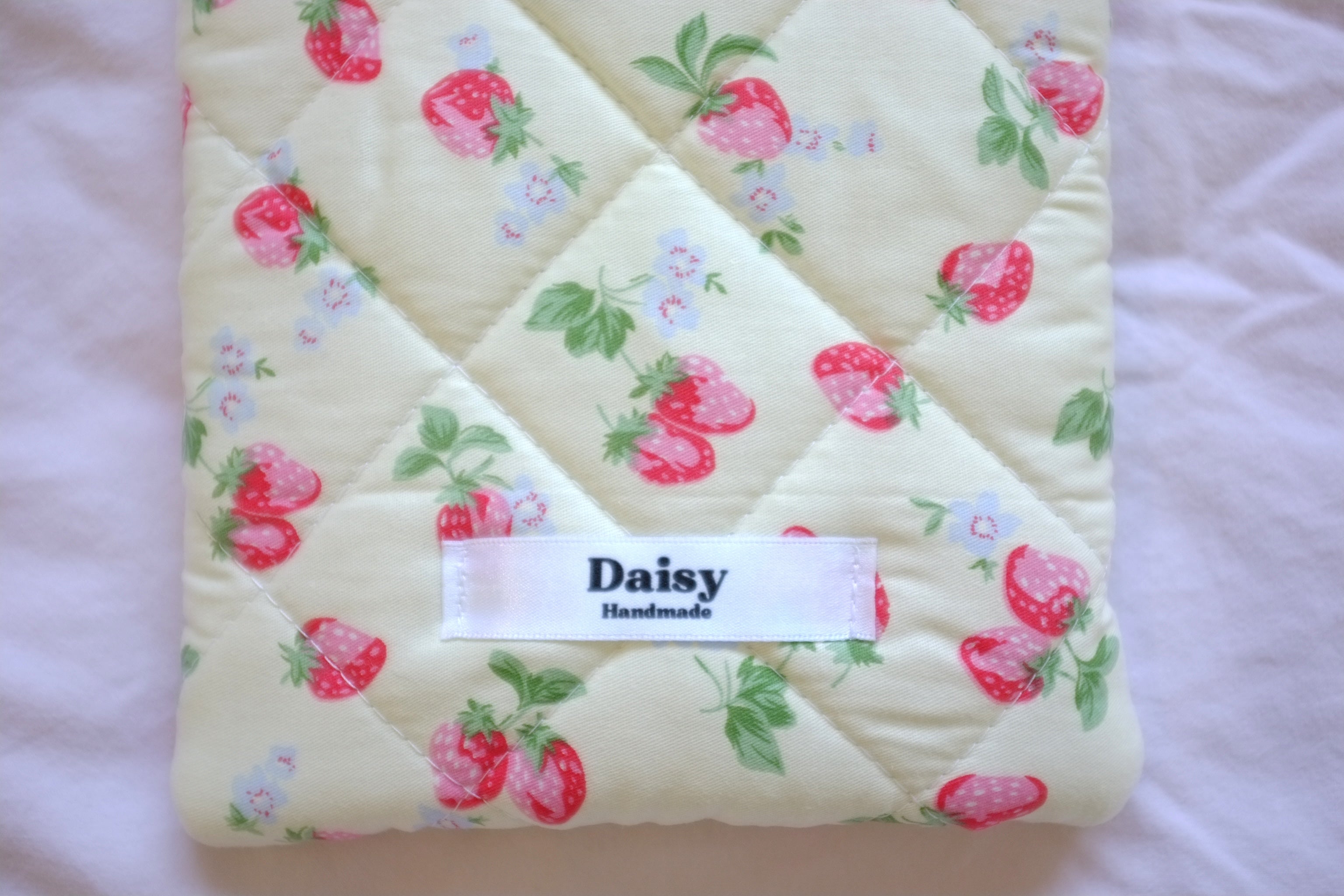 Quilted Kindle sleeve yellow summer strawberry