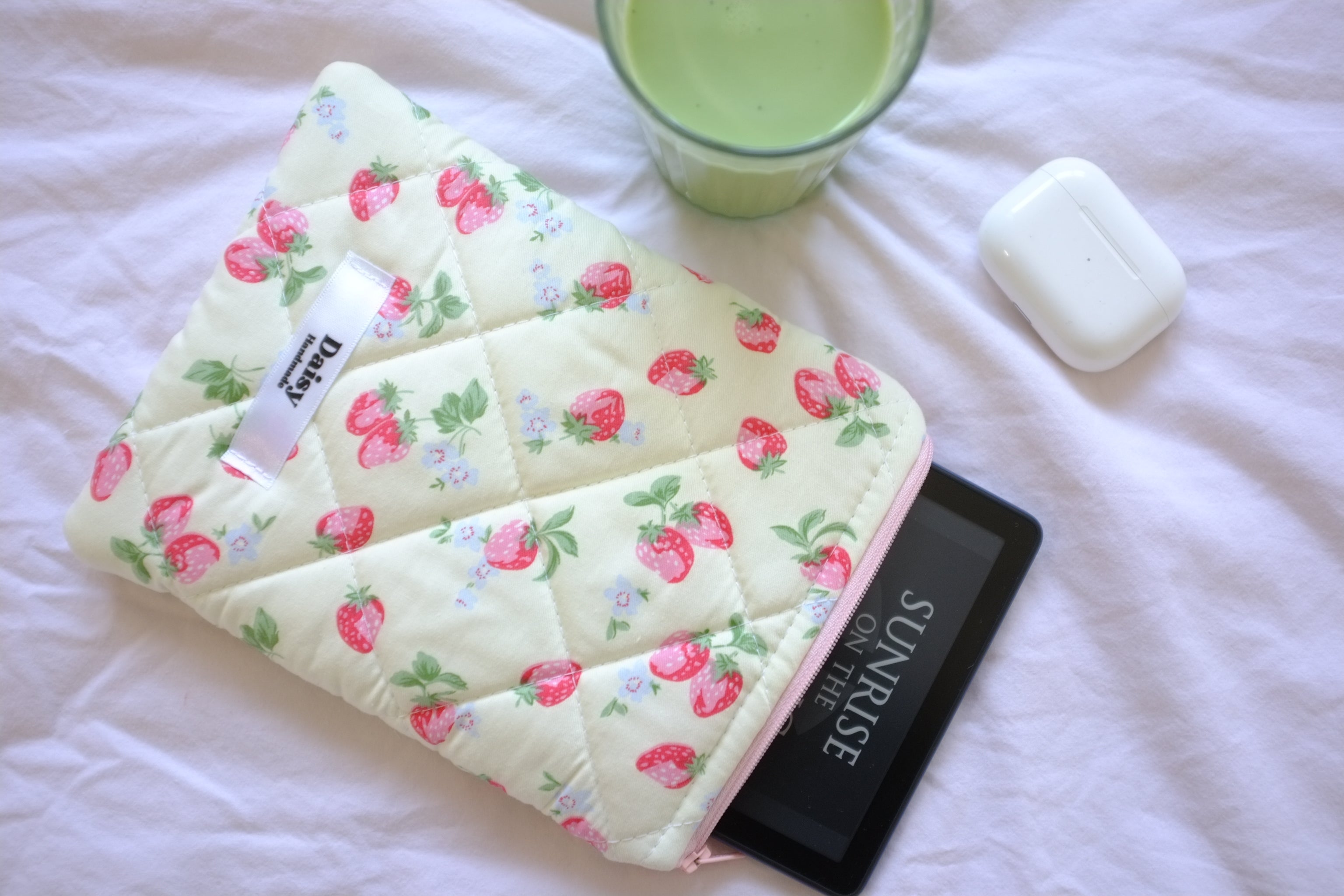 Quilted Kindle sleeve yellow summer strawberry