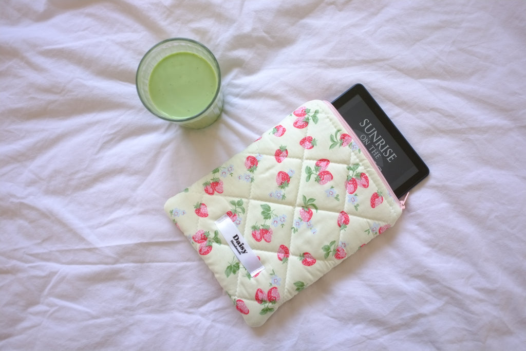 Quilted Kindle sleeve yellow summer strawberry