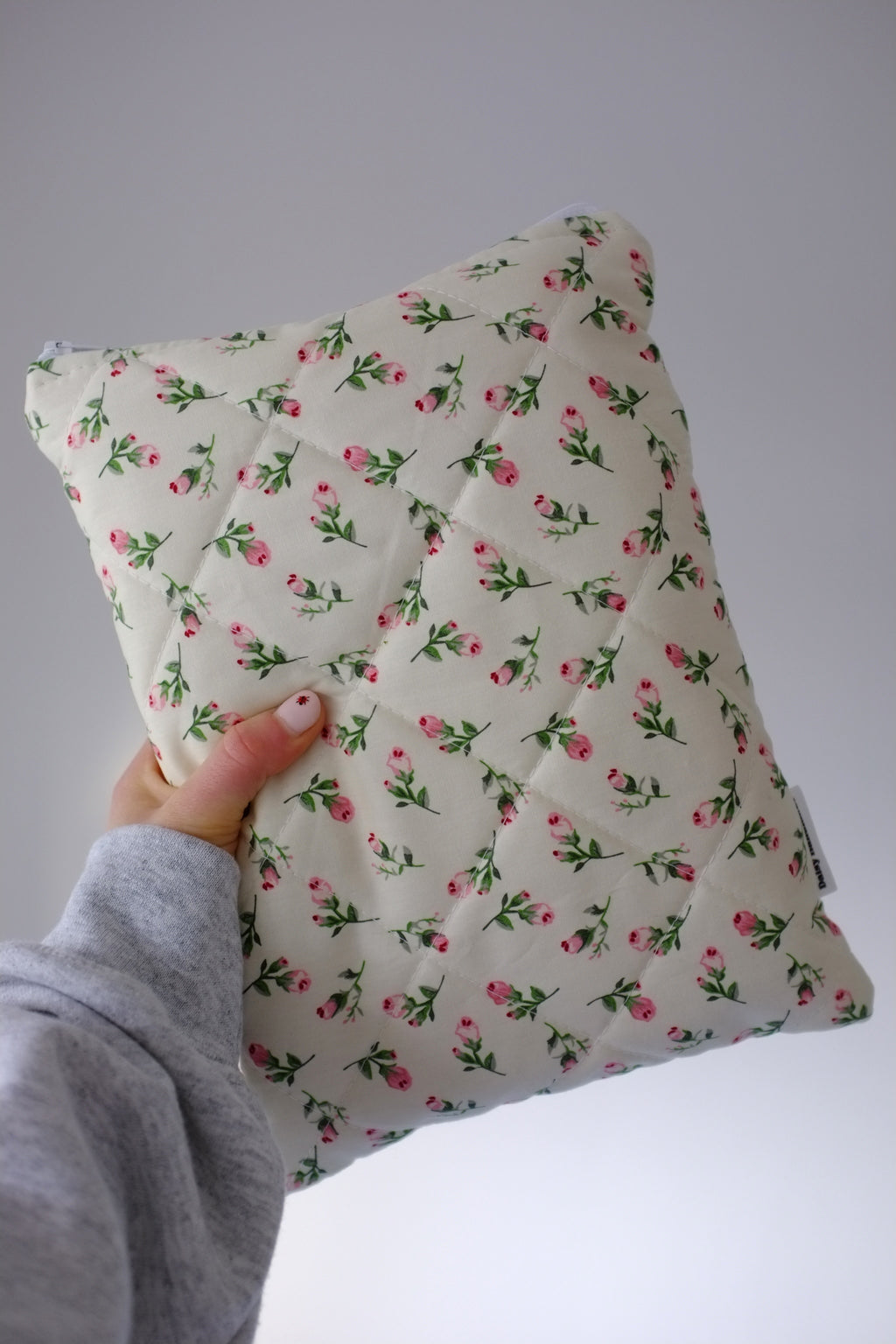 Quilted Ivory rose buds book sleeve