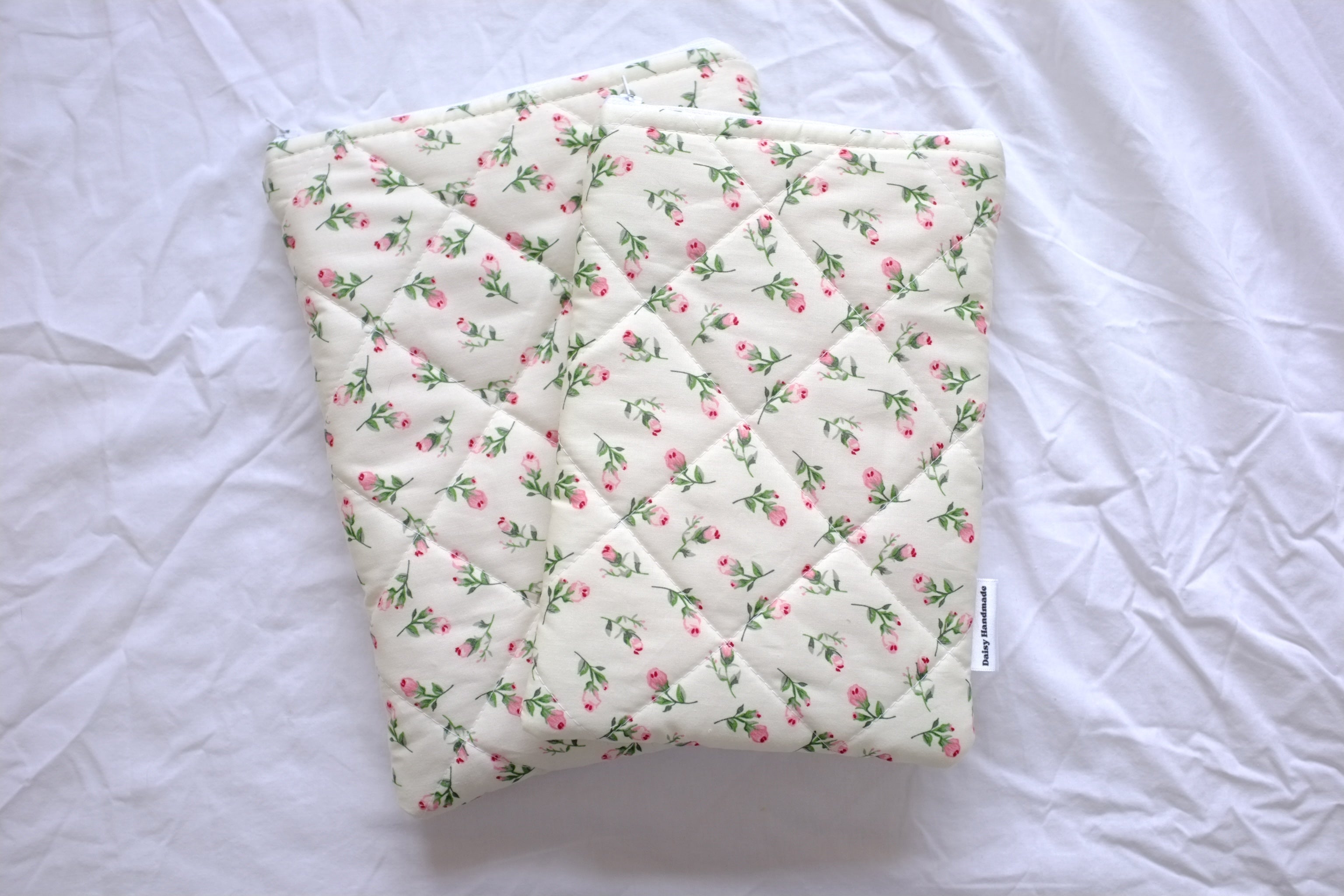 Quilted Ivory rose buds book sleeve