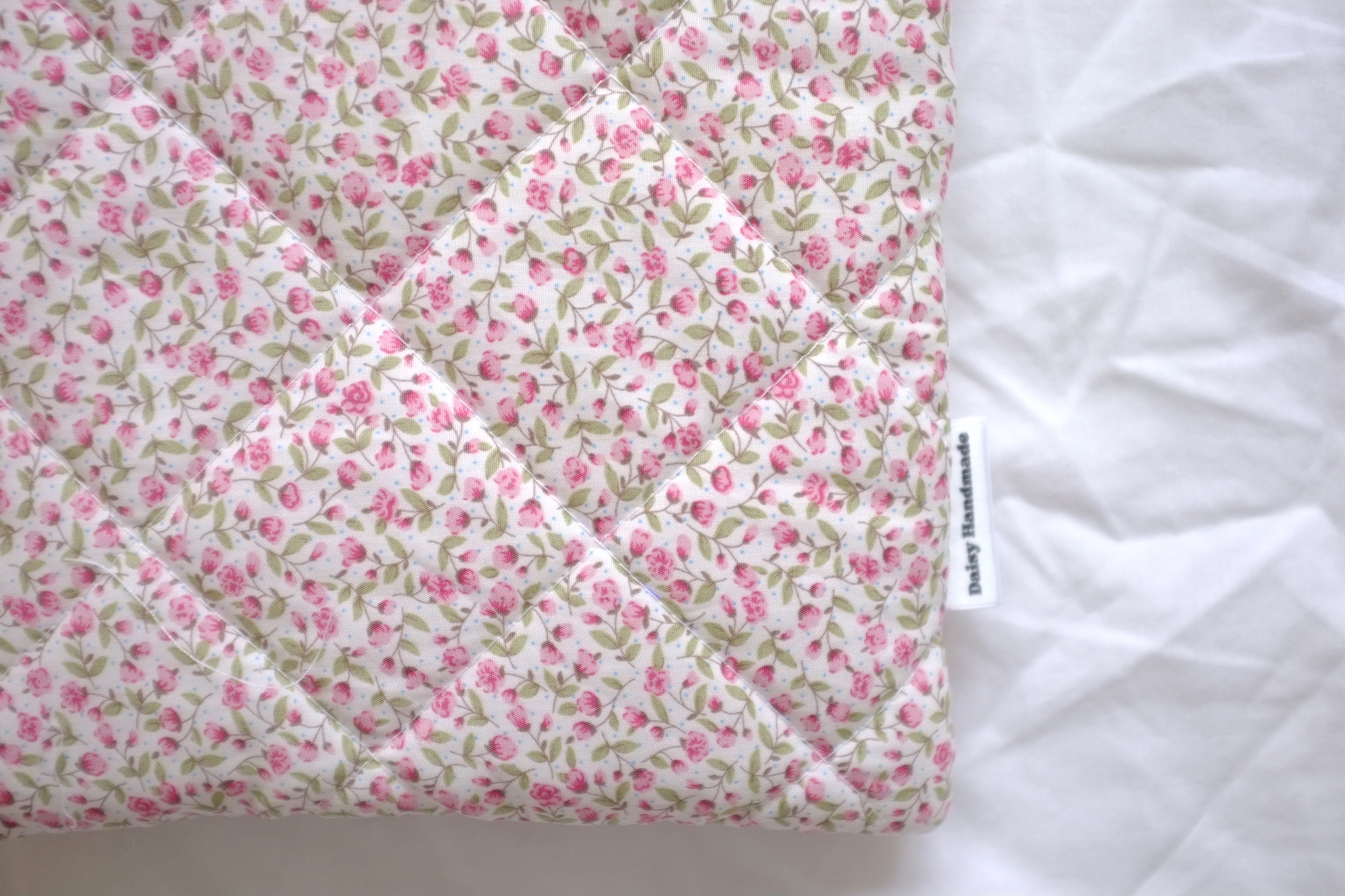 Quilted Pink rose book sleeve