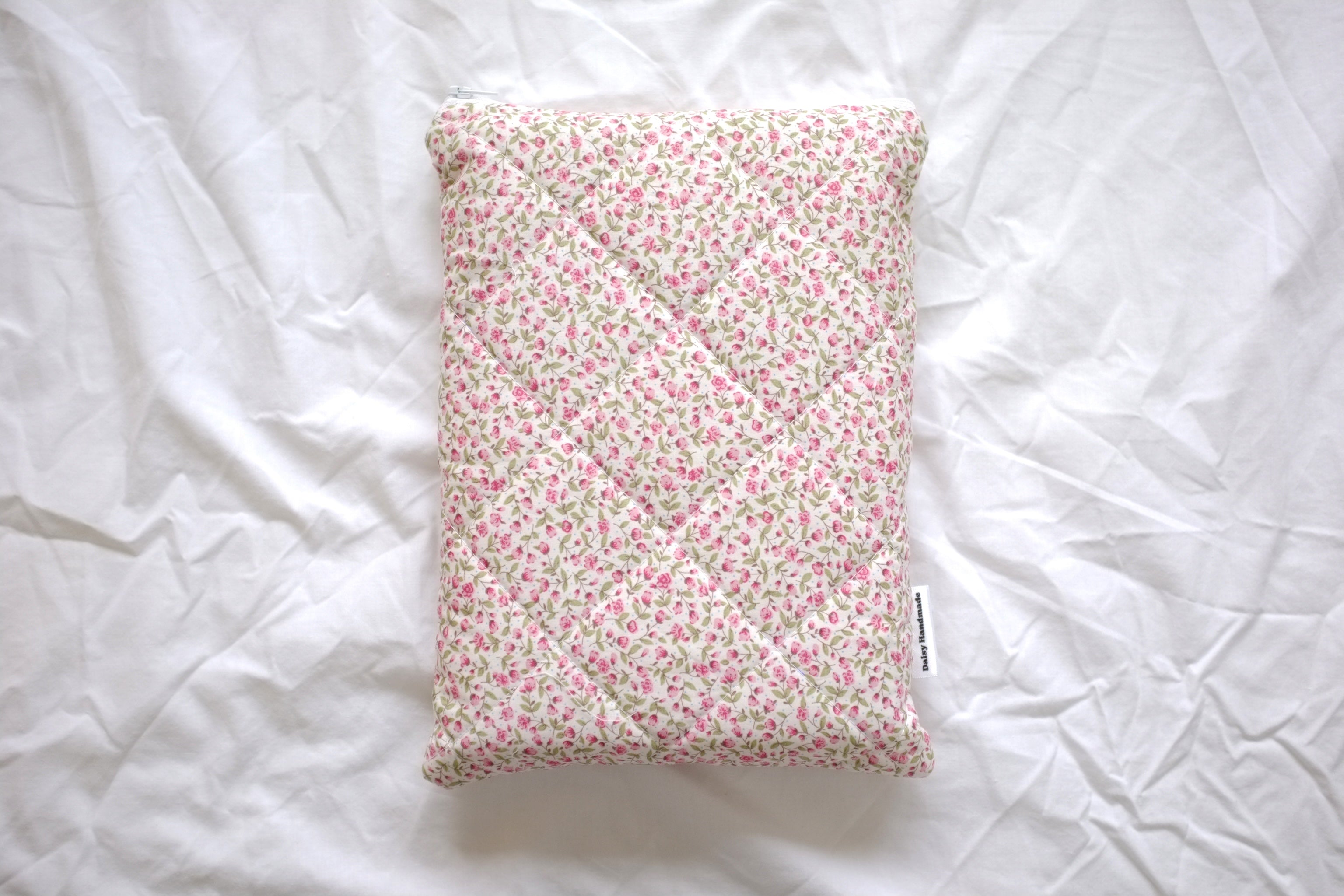Quilted Pink rose book sleeve