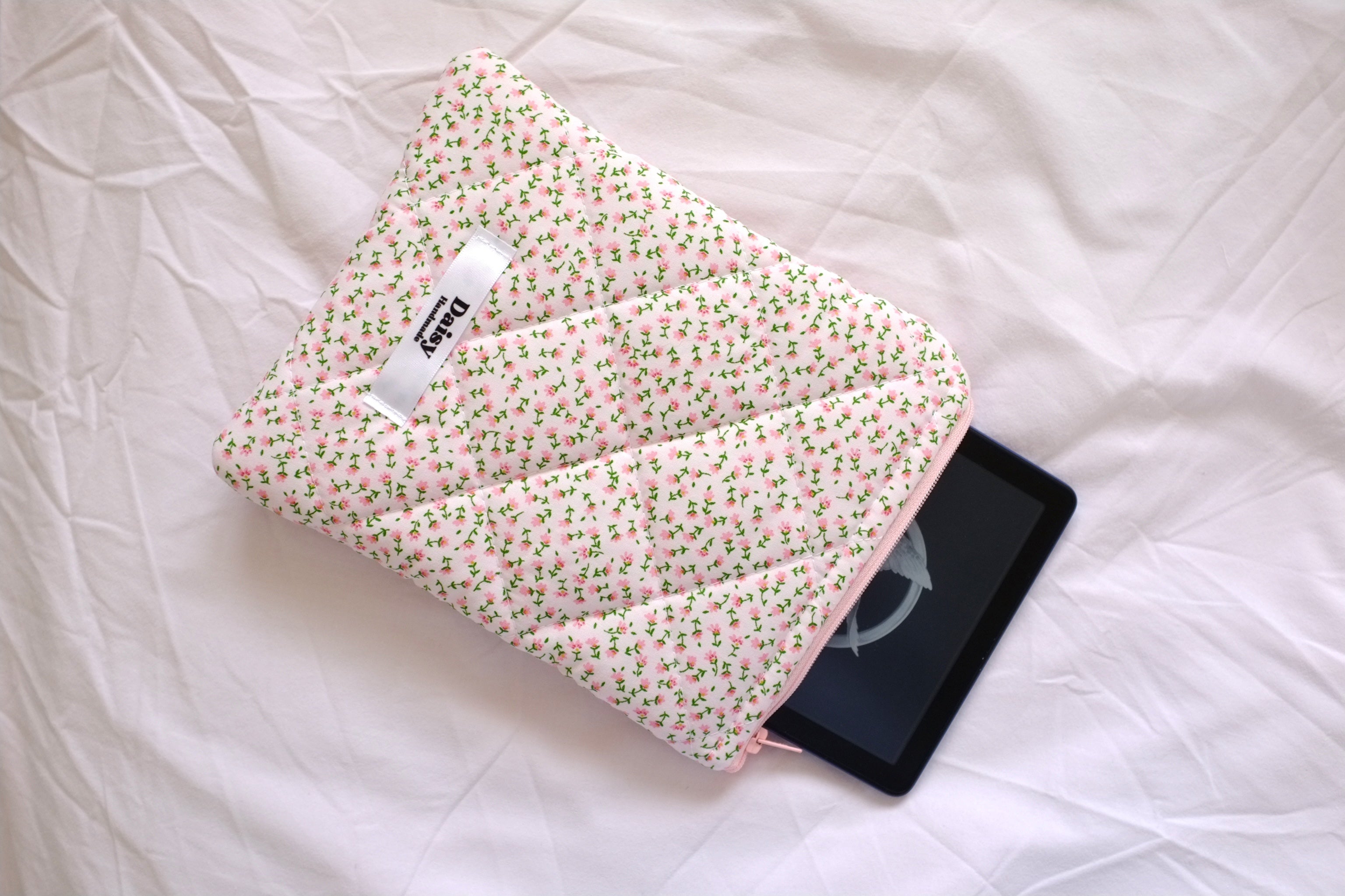 Quilted Kindle sleeve pink mini floral
