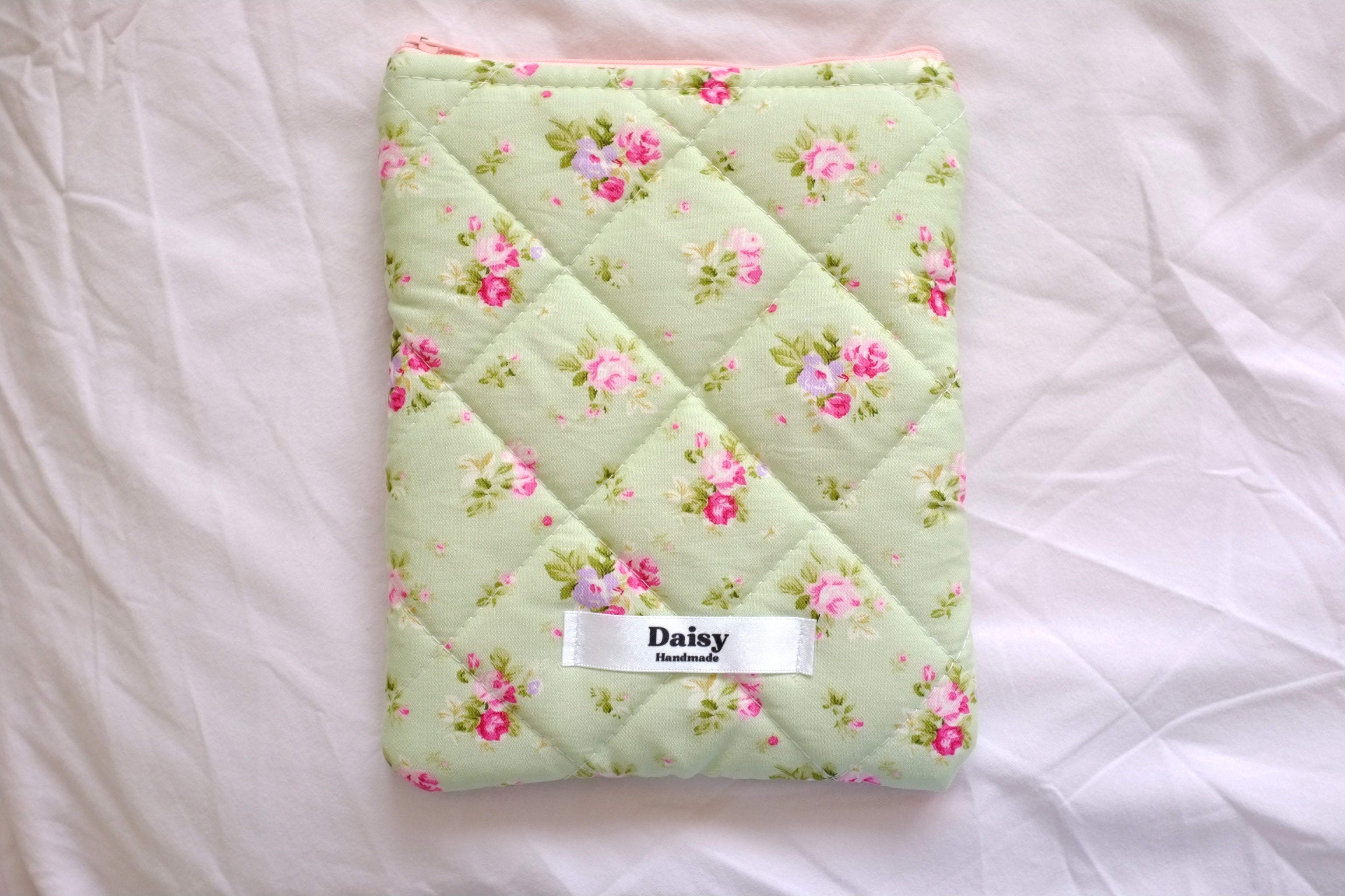 Quilted Kindle sleeve green pink rose