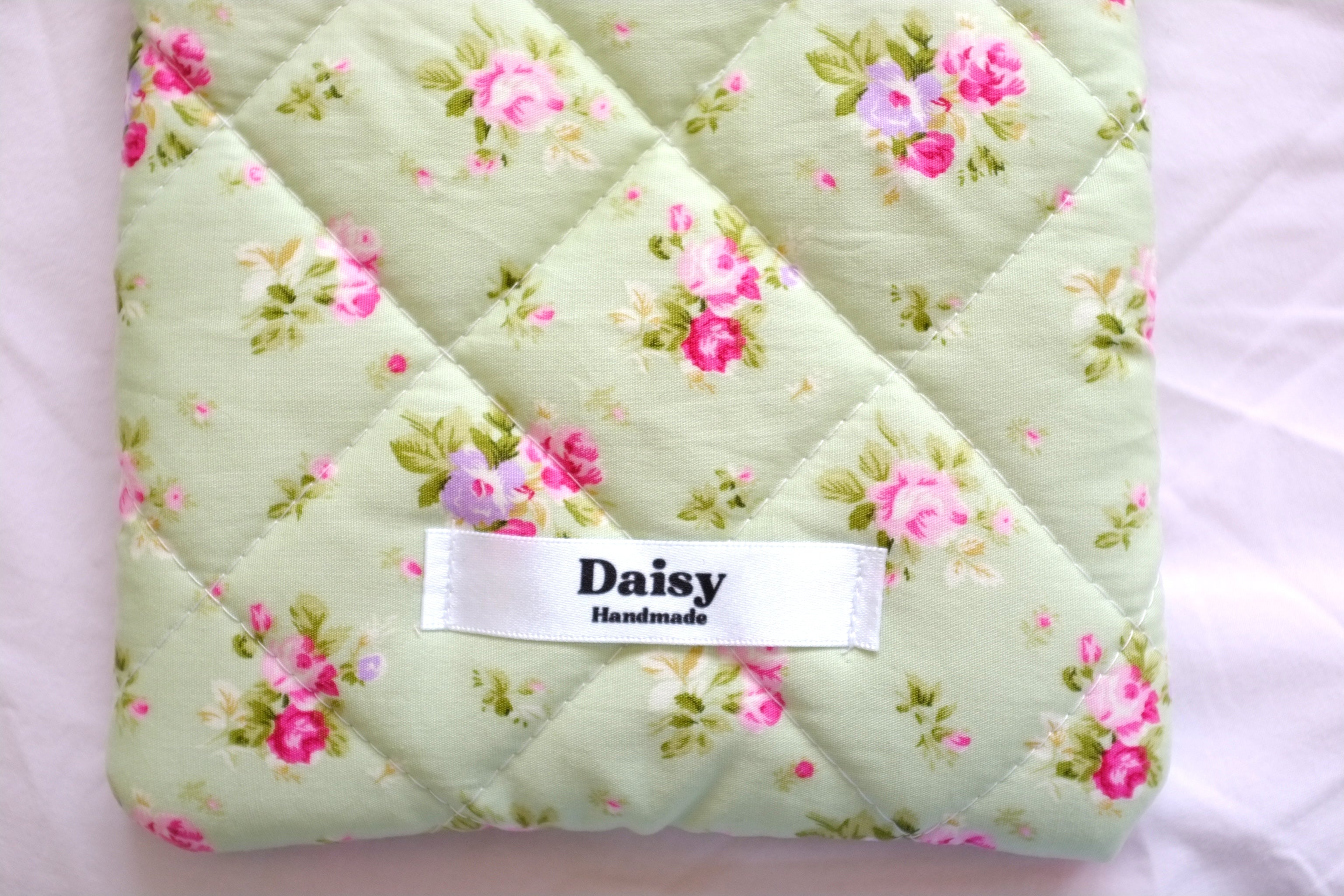 Quilted Kindle sleeve green pink rose