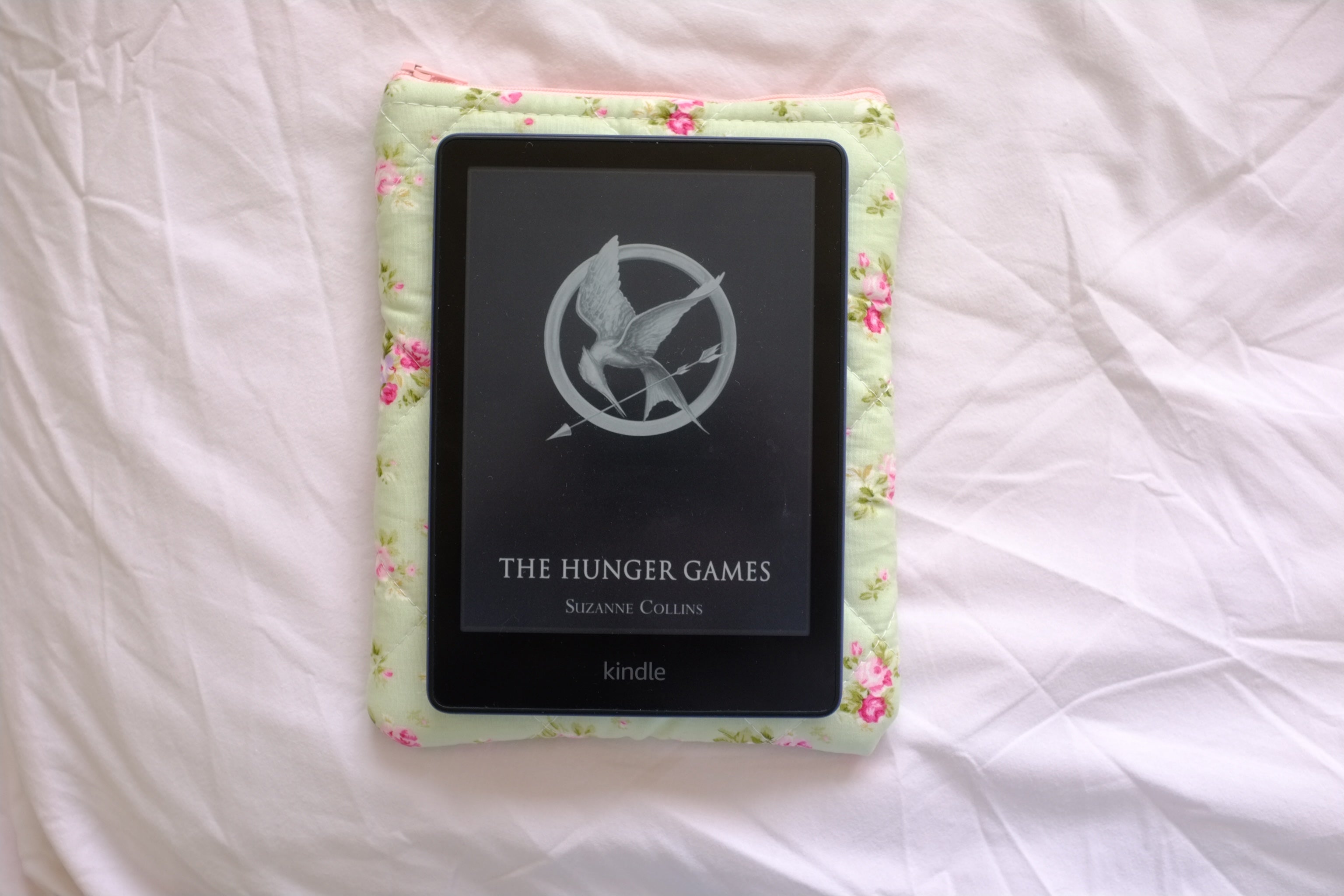 Quilted Kindle sleeve green pink rose
