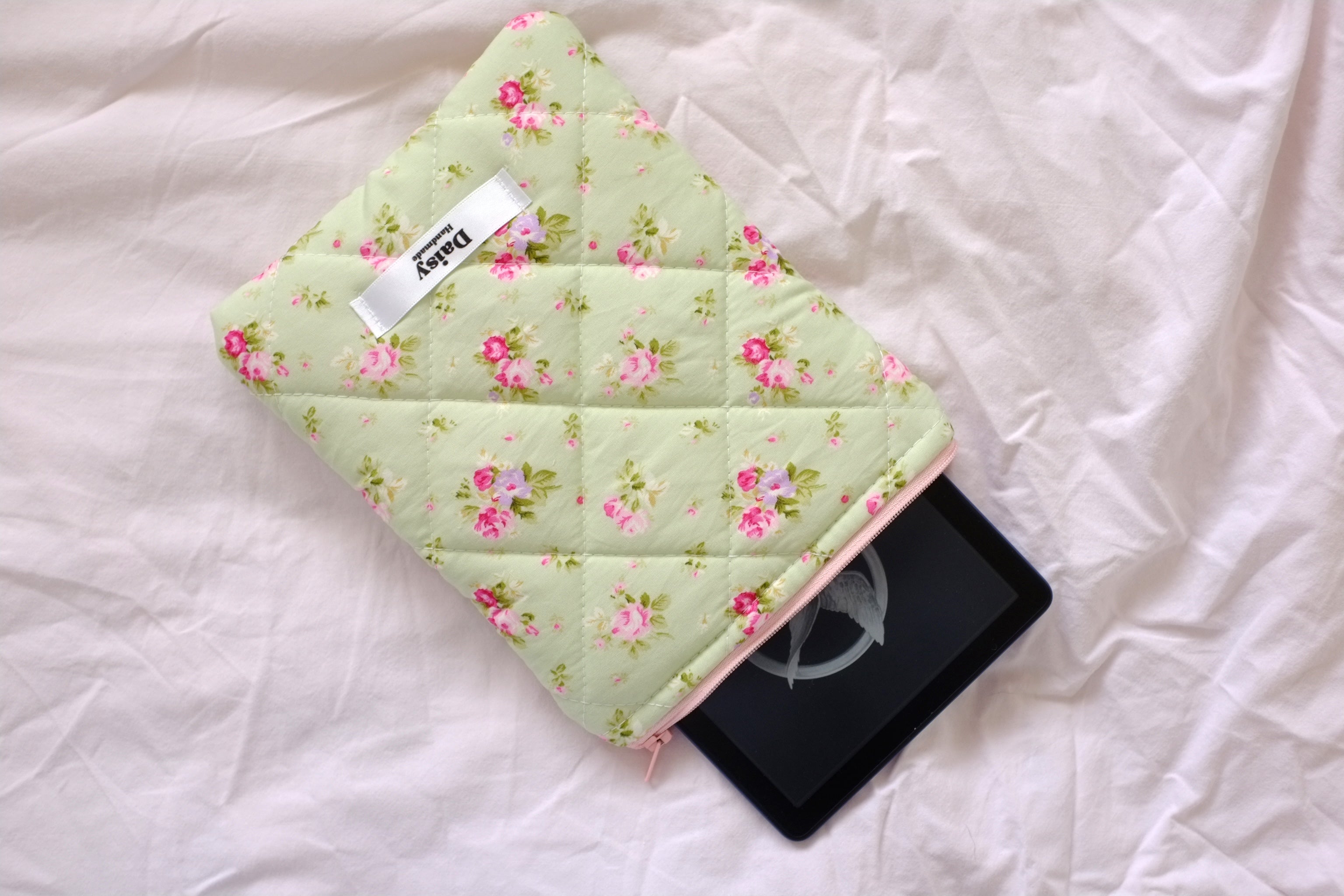 Quilted Kindle sleeve green pink rose