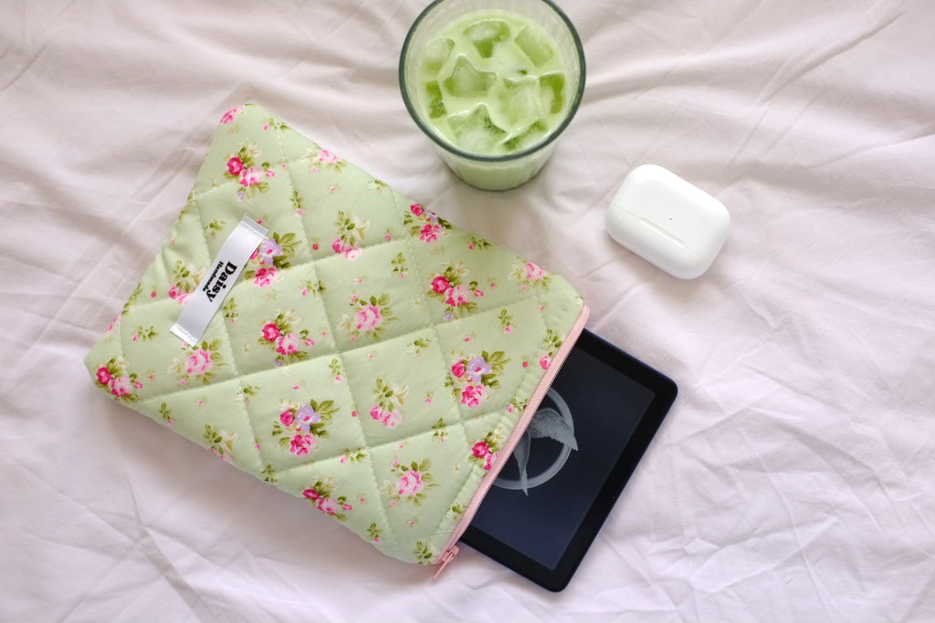 Quilted Kindle sleeve green pink rose