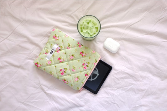 Kindle sleeve green pink rose