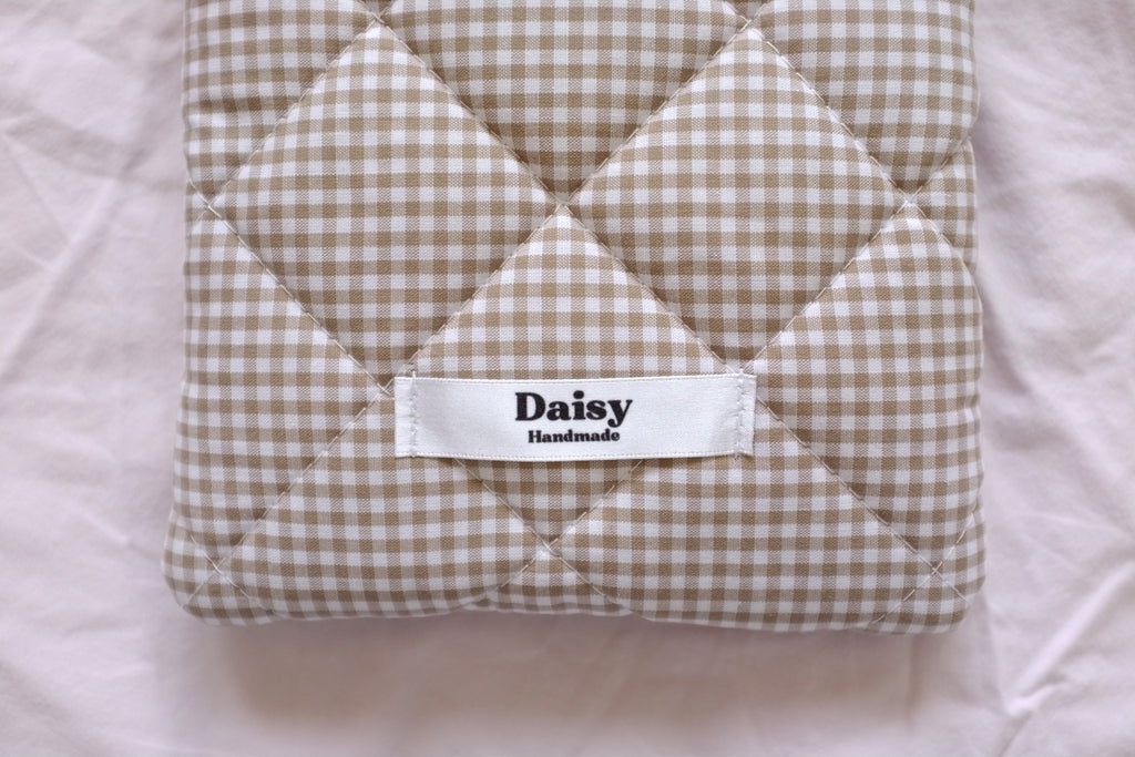 Quilted Kindle sleeve beige mini gingham