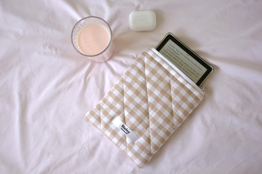Kindle sleeve beige gingham