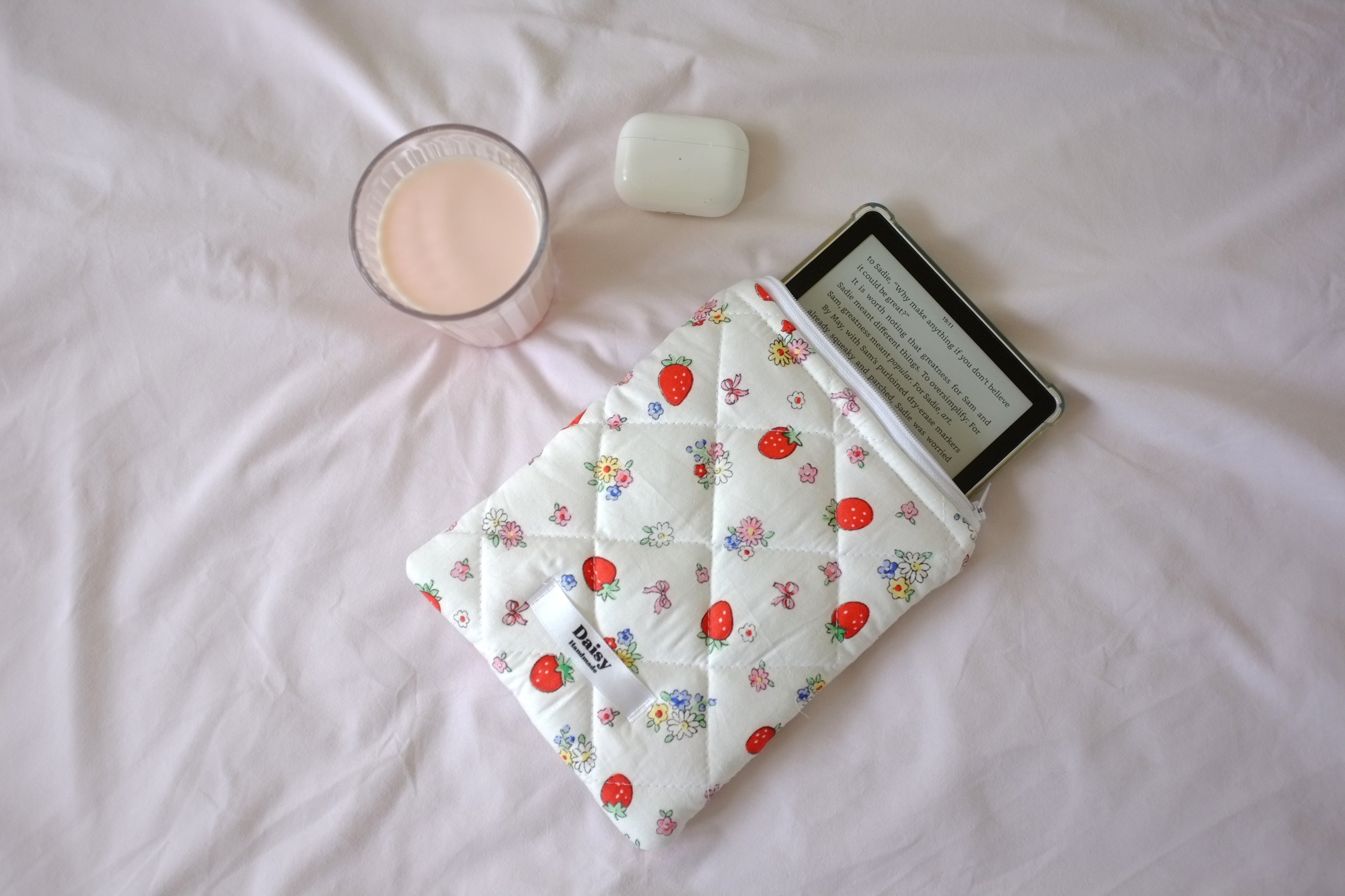 Quilted Kindle sleeve strawberry bow