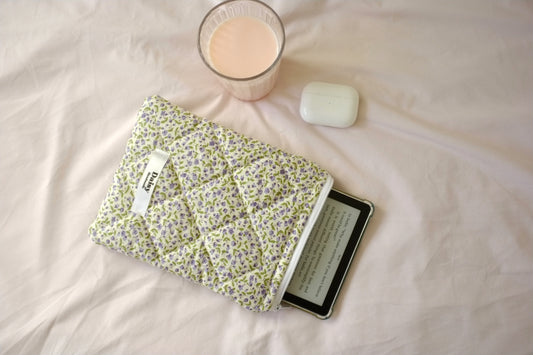 Kindle sleeve purple rose buds
