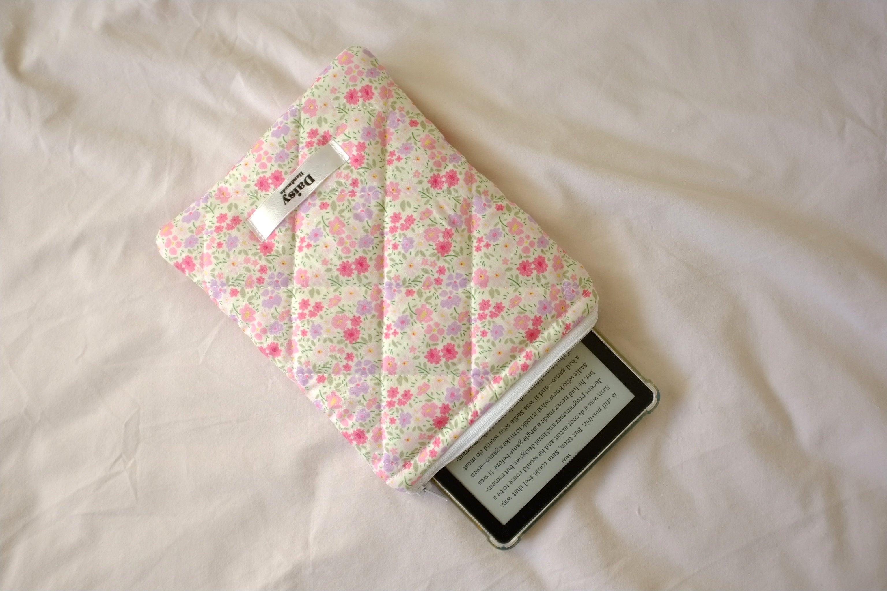Quilted Kindle sleeve pink purple flowers