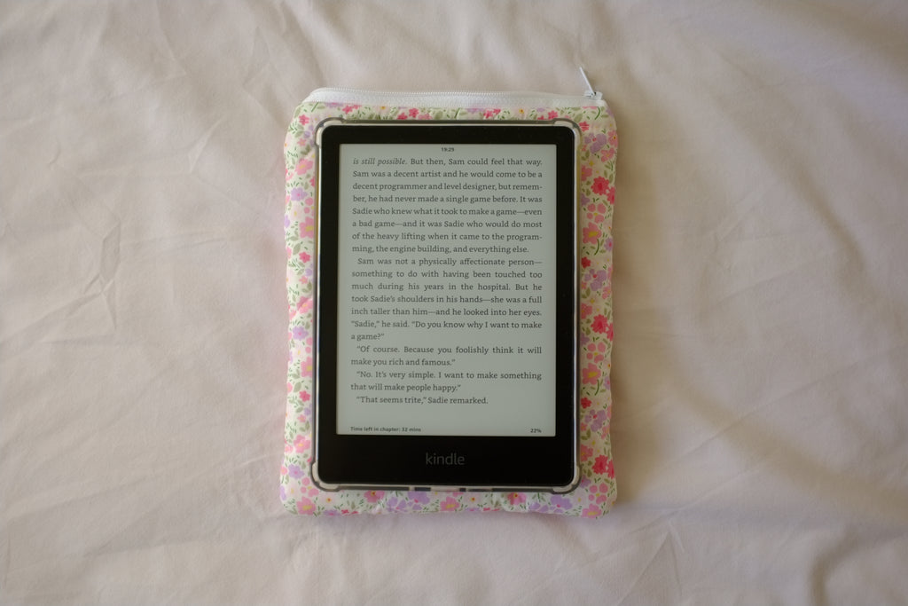 Quilted Kindle sleeve pink purple flowers