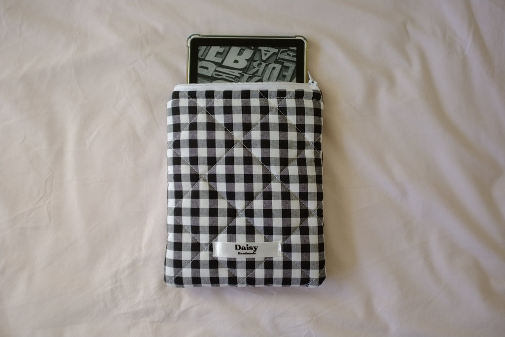 Quilted Kindle sleeve black gingham