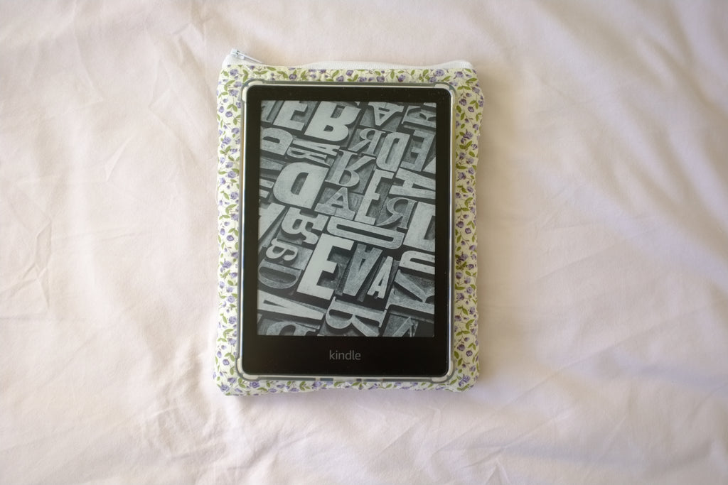 Quilted Kindle sleeve purple rose buds