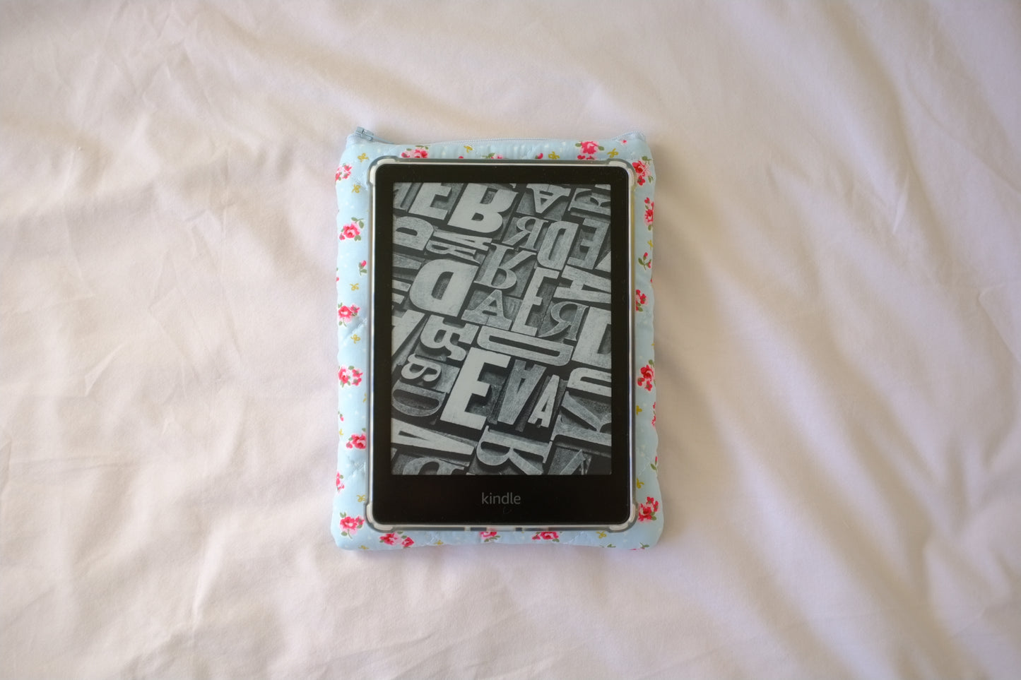 Kindle sleeve blue bow rose