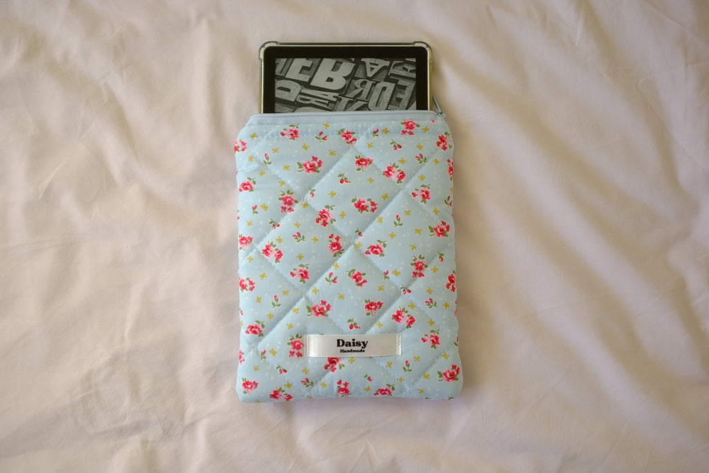 Quilted Kindle sleeve blue bow rose