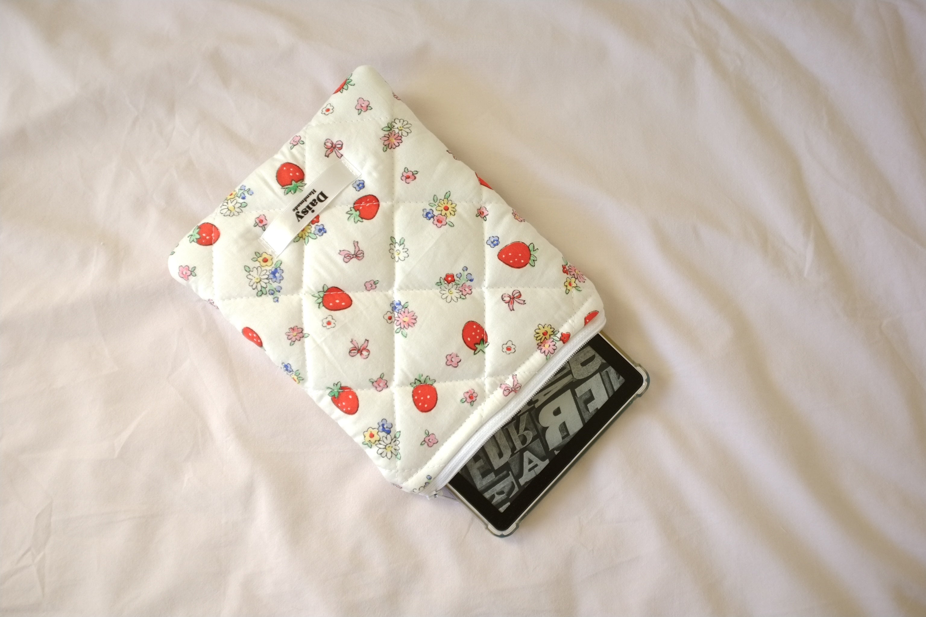 Quilted Kindle sleeve strawberry bow