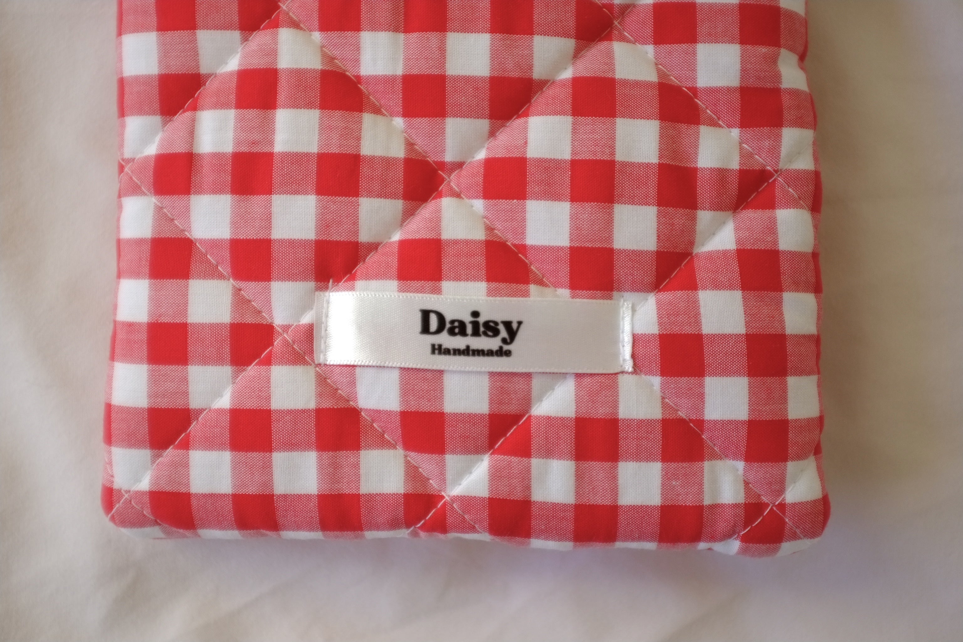 Quilted Kindle sleeve red gingham