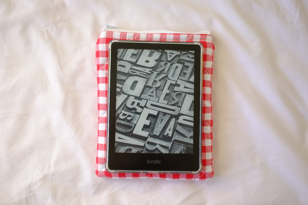 Quilted Kindle sleeve red gingham