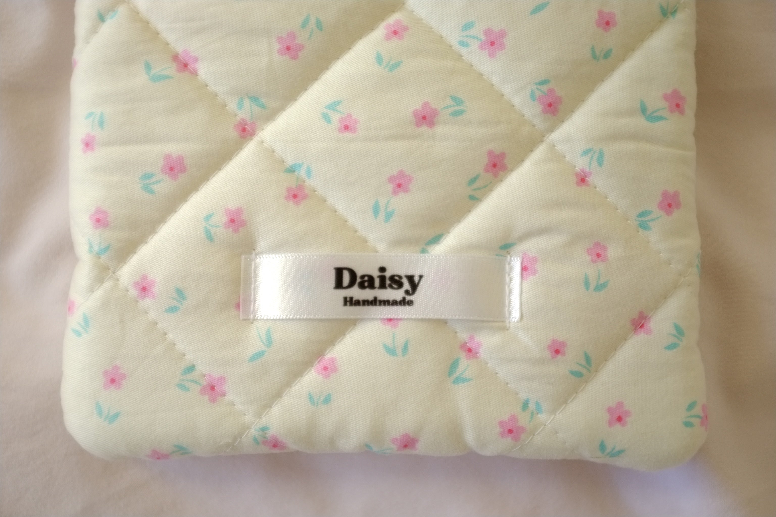 Quilted Kindle sleeve cream and pink flowers