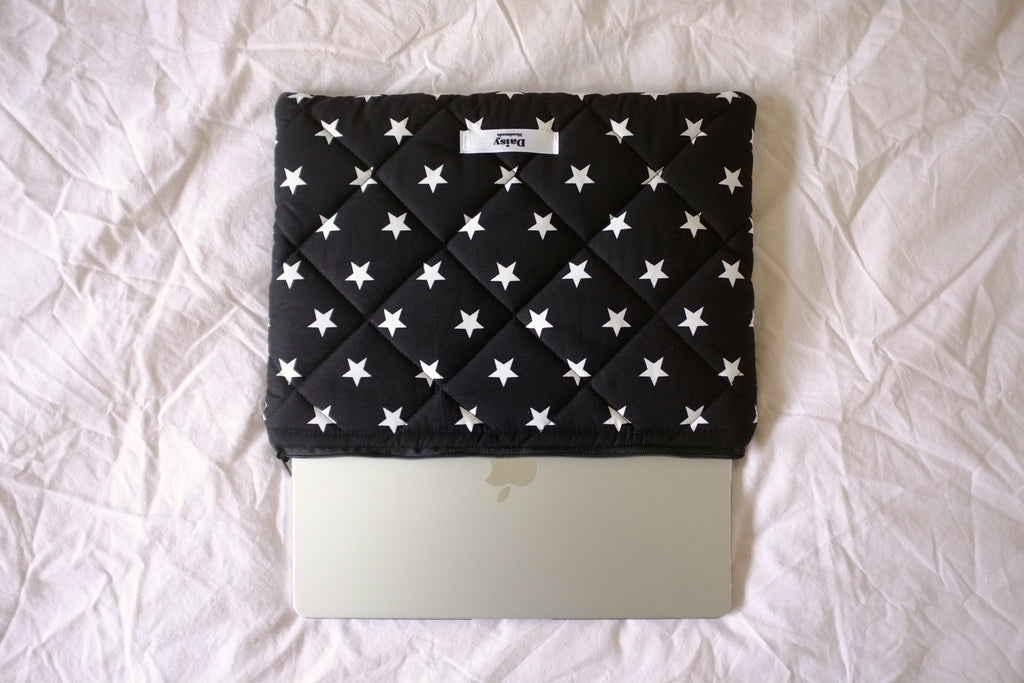 Laptop sleeve black and white star