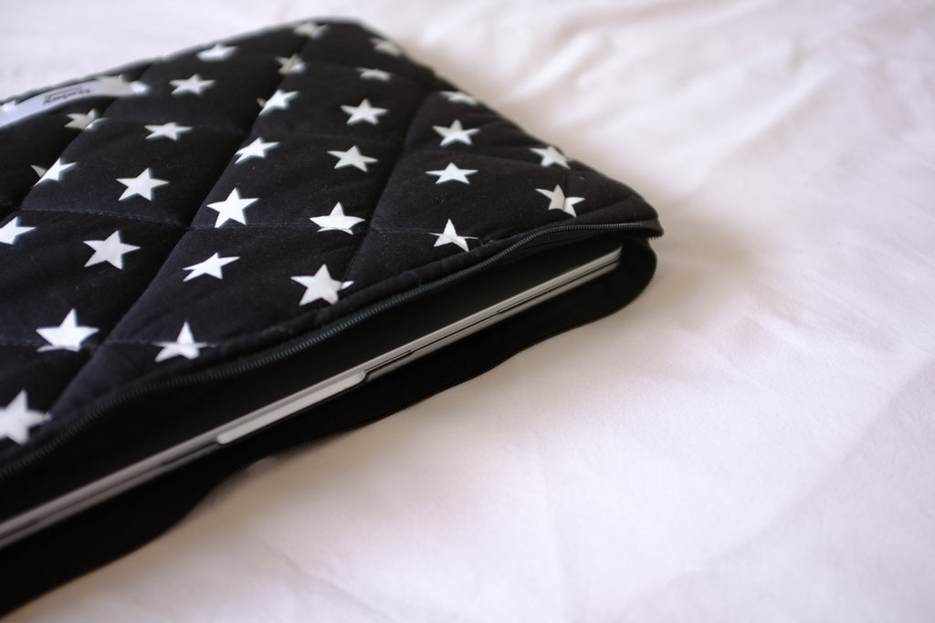 Laptop sleeve black and white star