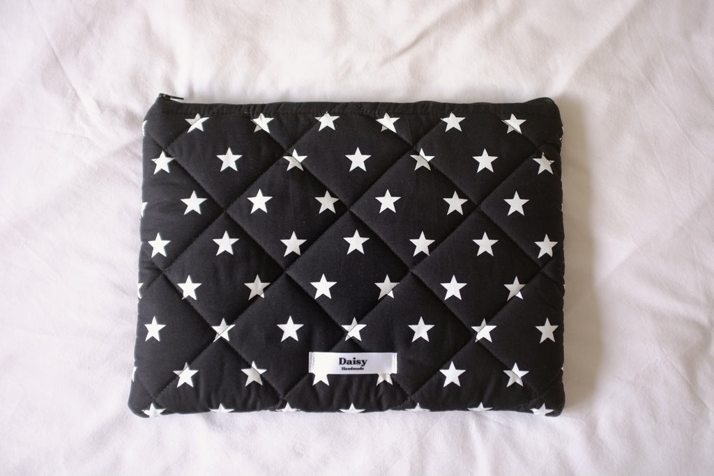 Laptop sleeve black and white star