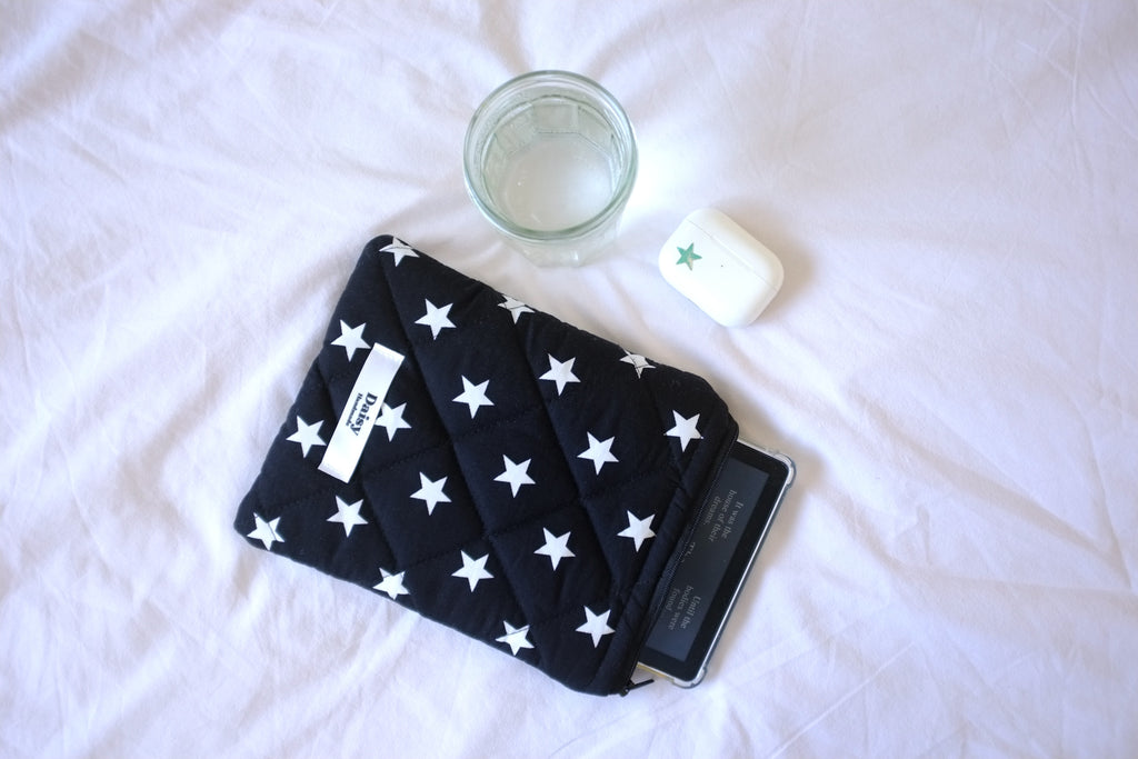 Quilted Kindle sleeve black star