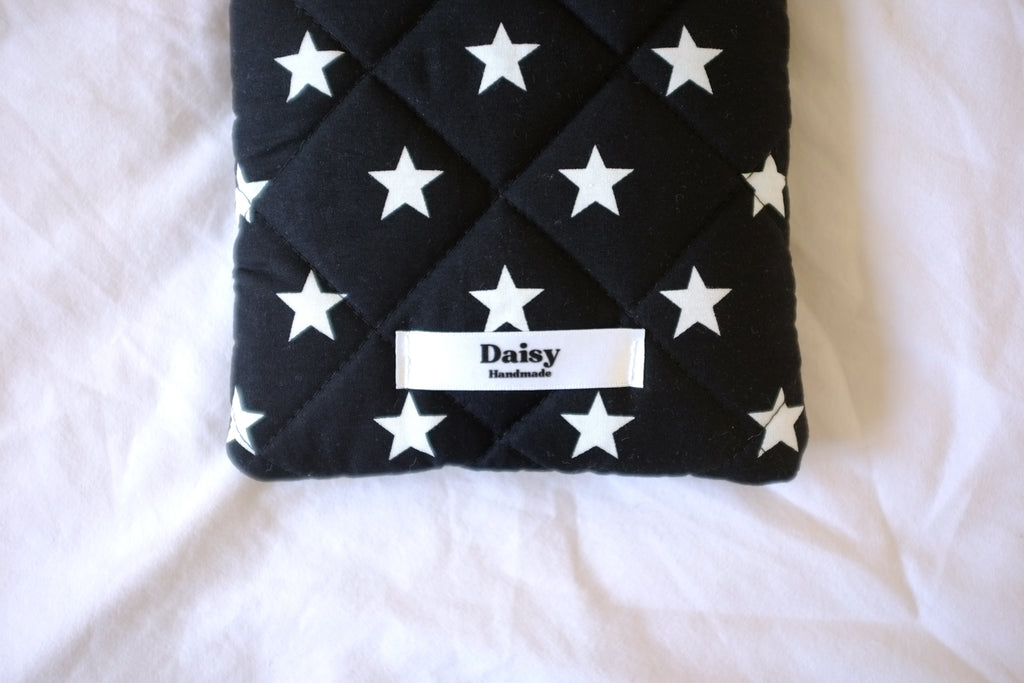 Quilted Kindle sleeve black star