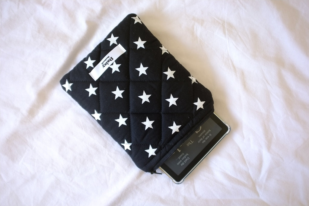 Quilted Kindle sleeve black star